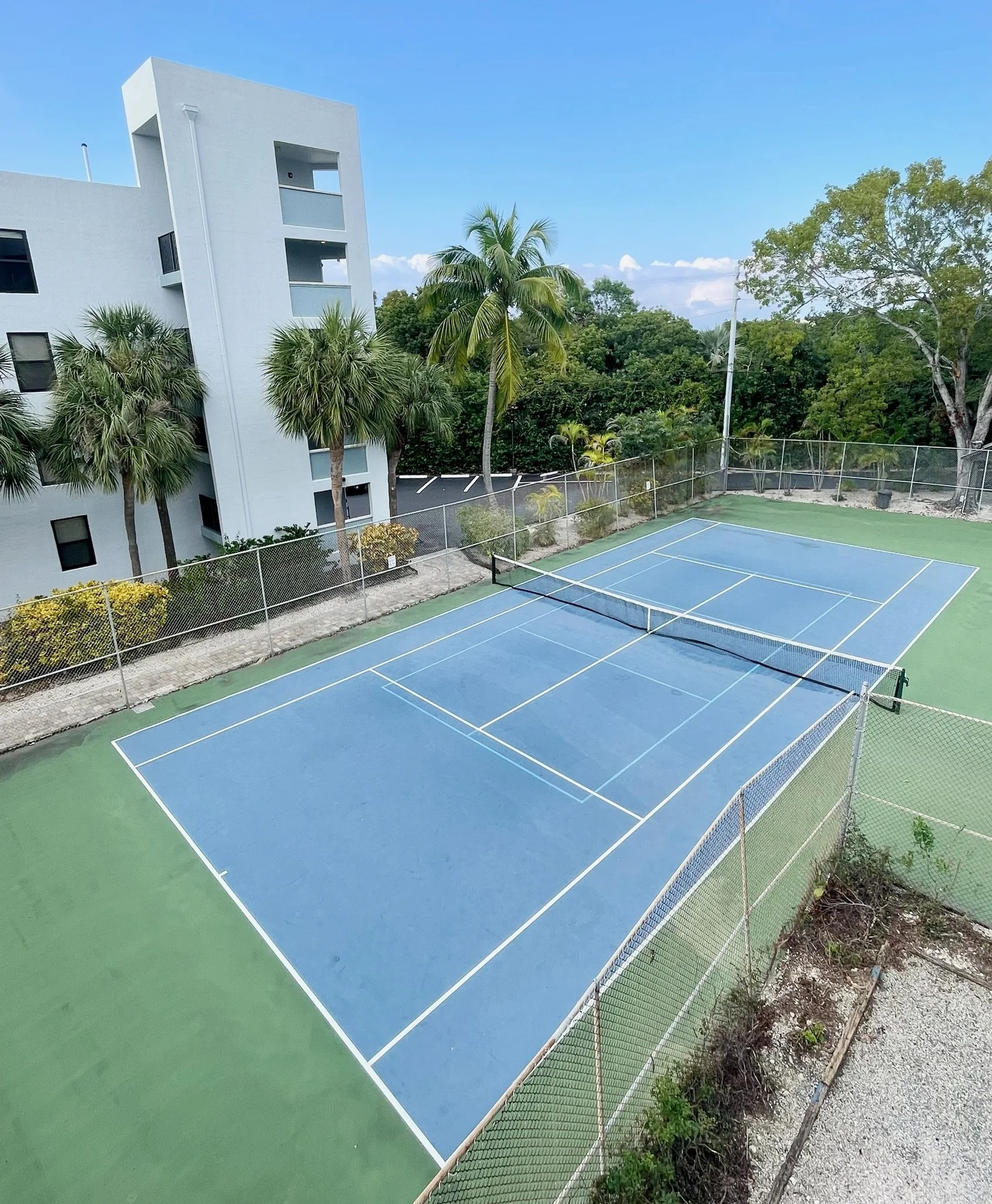 Play tennis or pickleball at Moon Bay in Key Largo, one of the many resort-style amenities available to guests at Sunsets and Turtles. We provide paddles, racquets, and balls for your convenience.