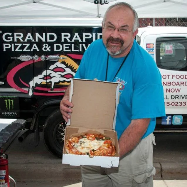 Pizza brings a community closer