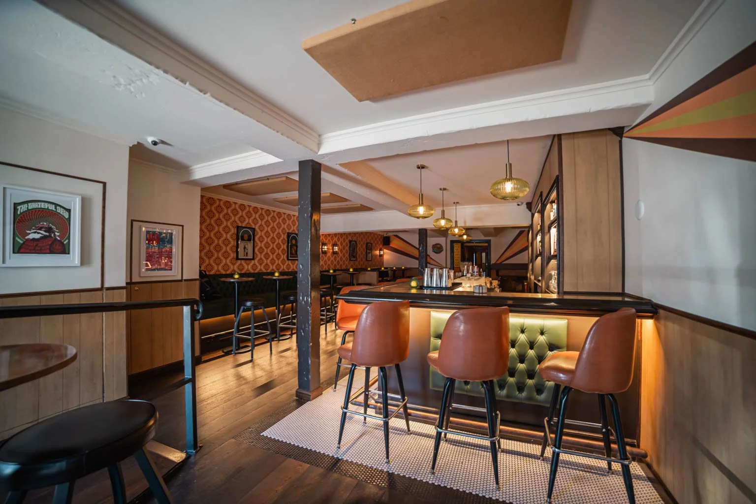 bar interior in low light - real estate - commercial - professional photo 