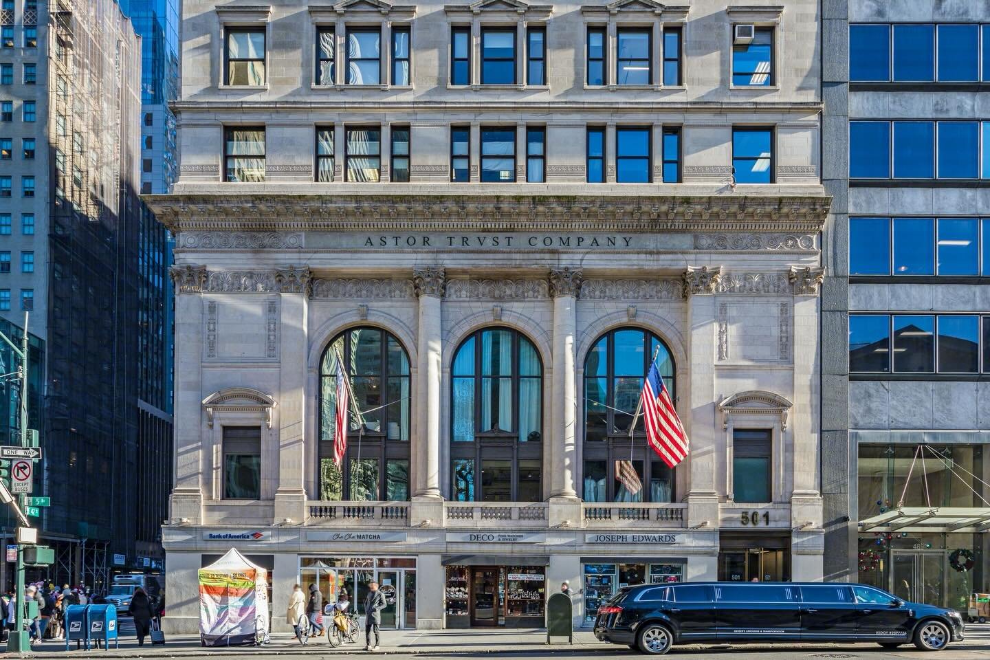 ✨ FREE Fifth Avenue Open Studio &mdash; Feb 1
For one day only, we&rsquo;re opening our new Fifth Avenue space for a complimentary 45-minute designer sewing experience.

What you&rsquo;ll get:
&bull; Try a real designer sewing machine
&bull; Watch li