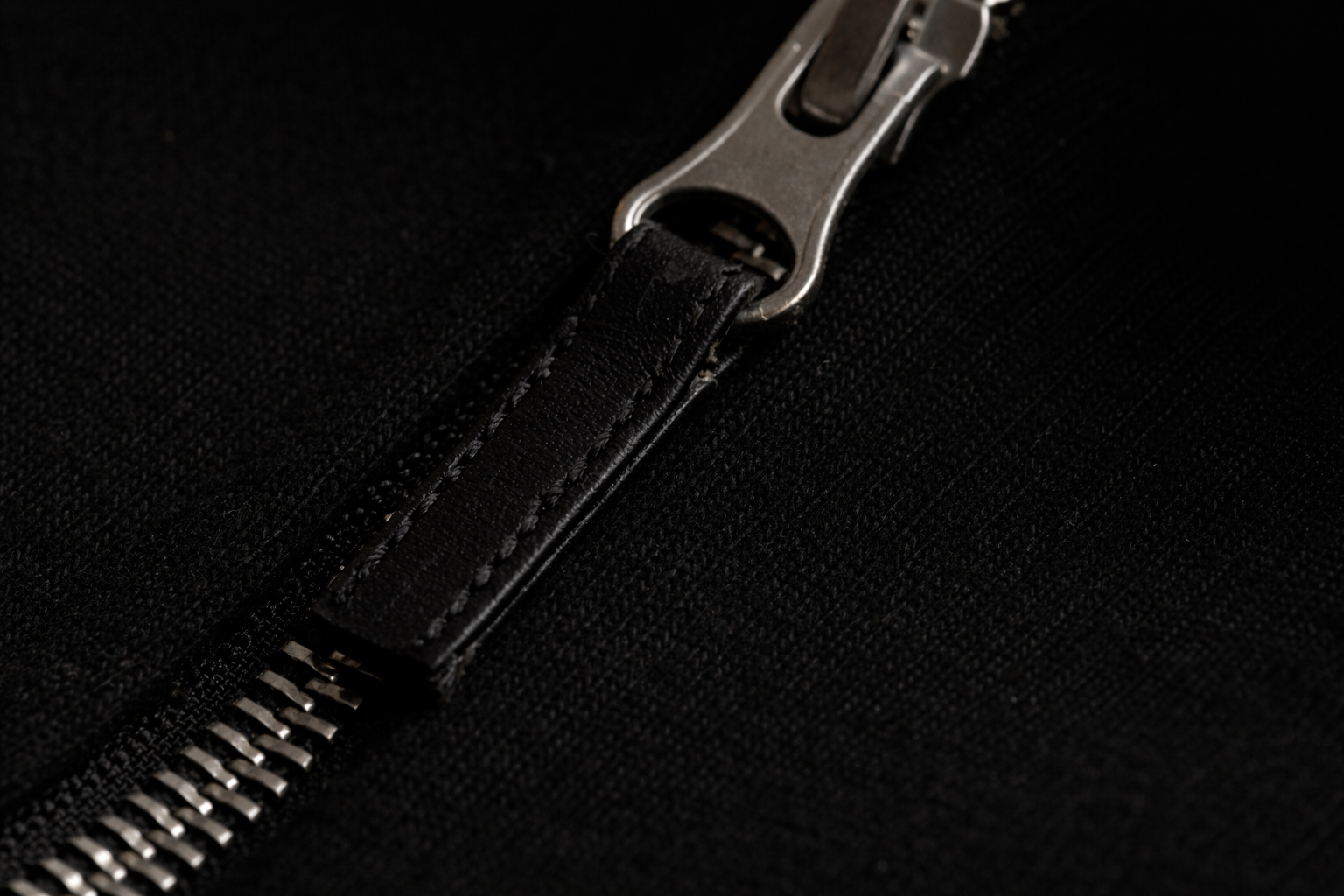A1 - Zipper closeup.png