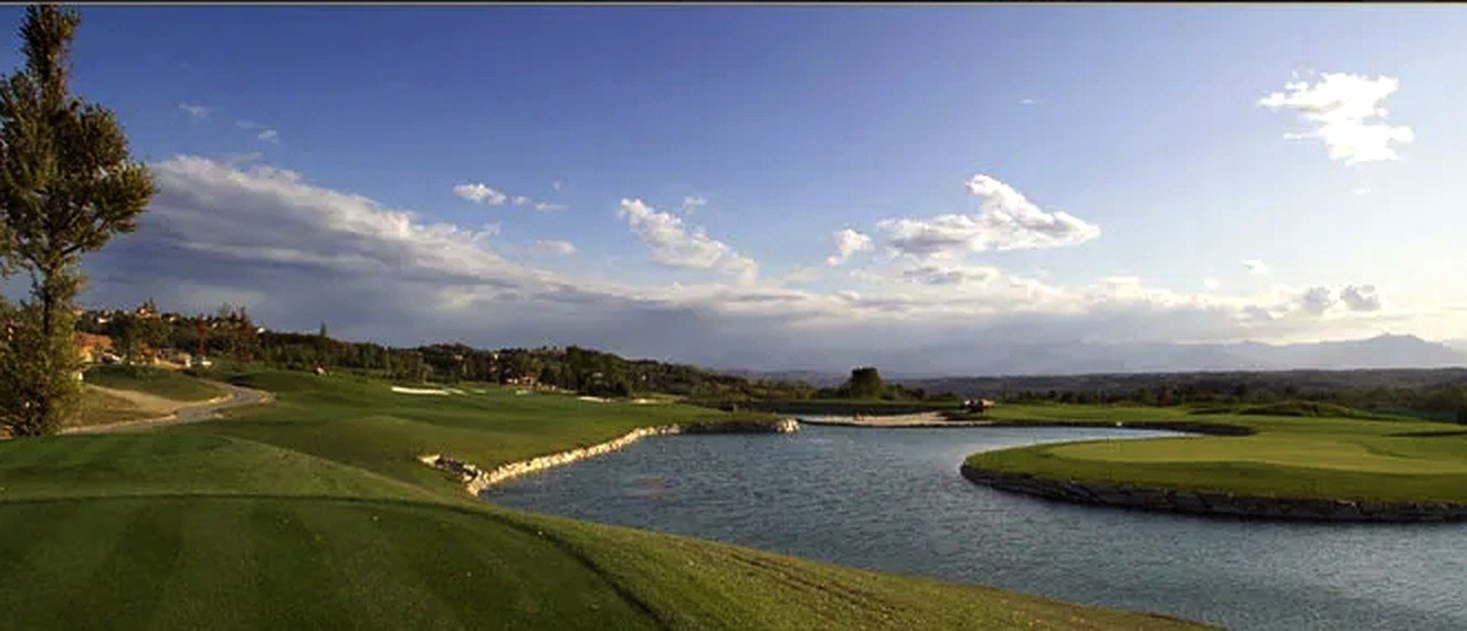CAMPO DE GOLF BAROLO - TURIN  - ITALIA