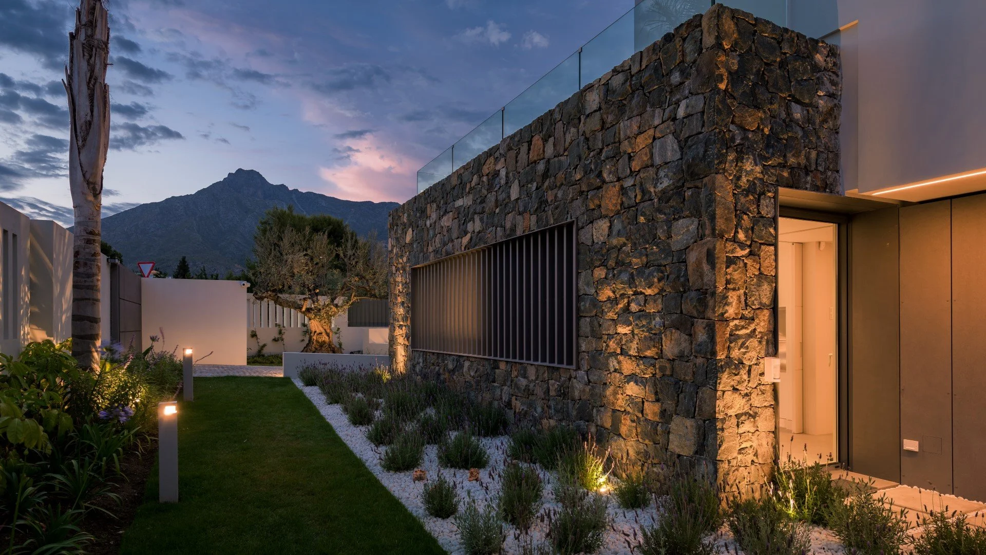 Villa Altos de Puente Romano-58 (Large).jpg