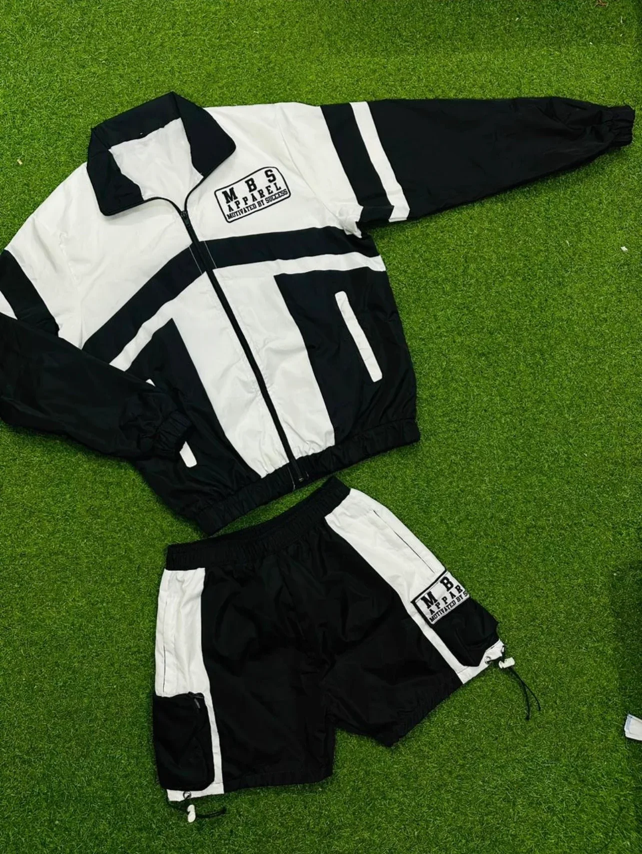 MBS BlackWindbreaker