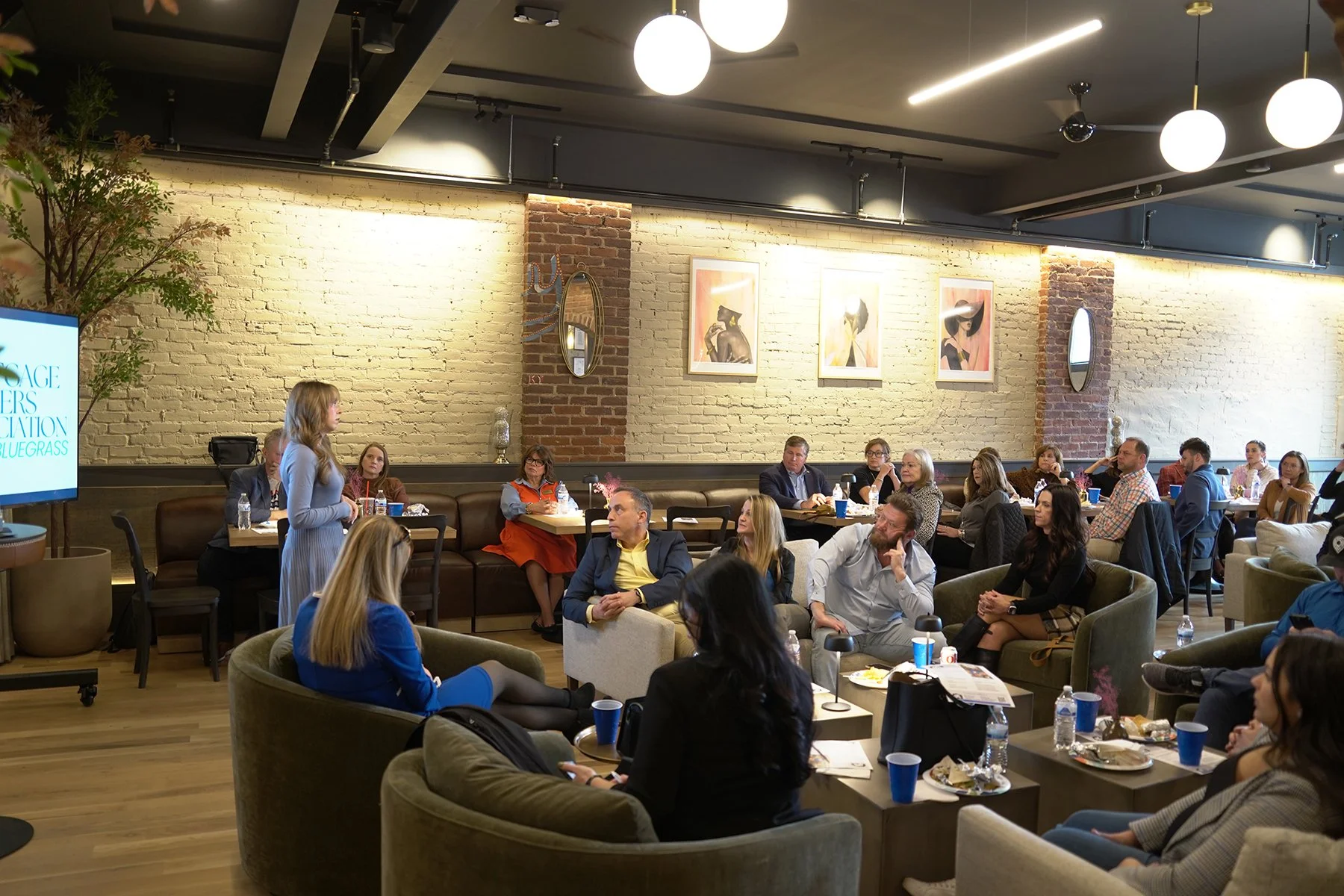 Ever leave a networking event wishing you'd actually met more people instead of getting stuck in one long conversation by the bar?

Well that's why we created Thursday Afternoon Live!
This speed networking event is designed to get you real face time 