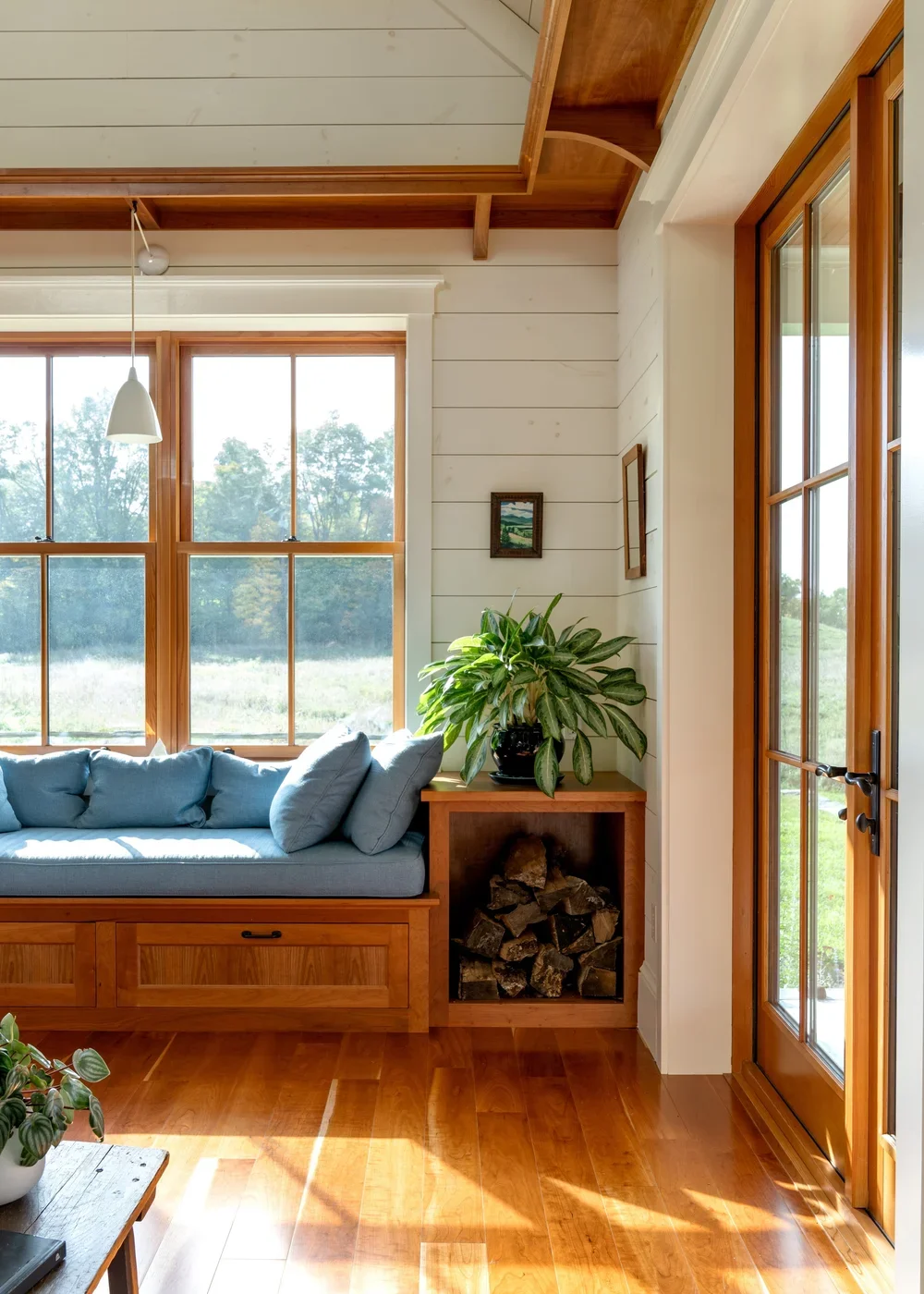 Continuous Shelving | Interior Trim | Millwork