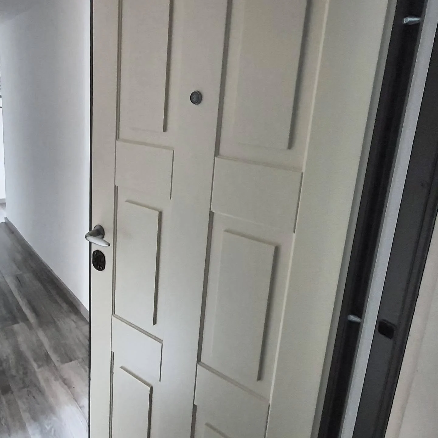 Non tutte le porte blindate sono uguali , ci sono cos&igrave; tante opzioni tra cui scegliere, con diversi livelli di sicurezza 🔐. Stai pensando di migliorare la sicurezza di casa tua 🏡?

Info e preventivi ndainfissi@gmail.com oppure wathsapp al 33