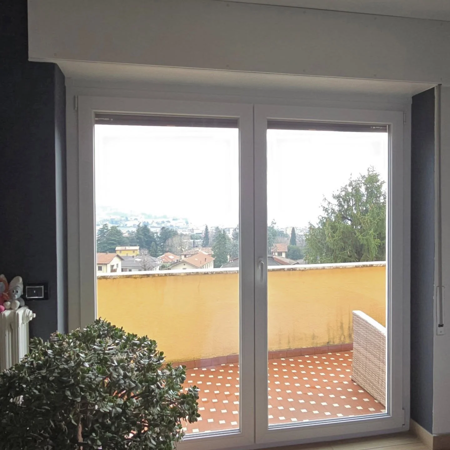 Che soddisfazione tornare dopo 8 anni e vedere che le finestre sono esattamente come le avevo installate....&egrave; sempre bello anche rivedere i propri clienti... &Egrave; come se il tempo in qualche modo si fosse fermato... #ritornoalfuturo #lavor