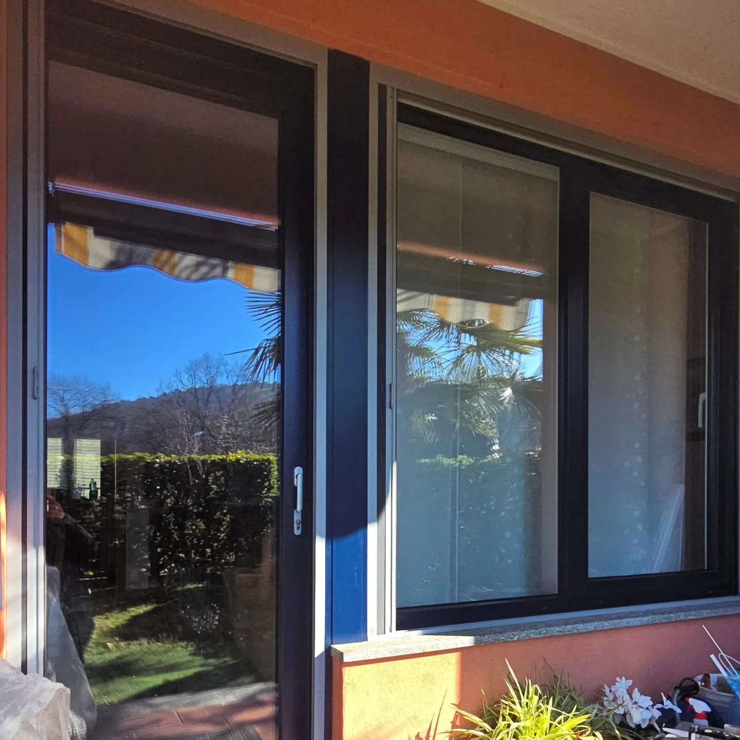 Da 15 anni vendo ed installo finestre🪟 e non mi stanco mai!  Ogni installazione &egrave; una nuova sfida, una nuova vista da incorniciare.  Dalla 🏠 alle 🏢. State pensando di sostituire le vostre finestre?  Contattatemi per un preventivo gratuito! 