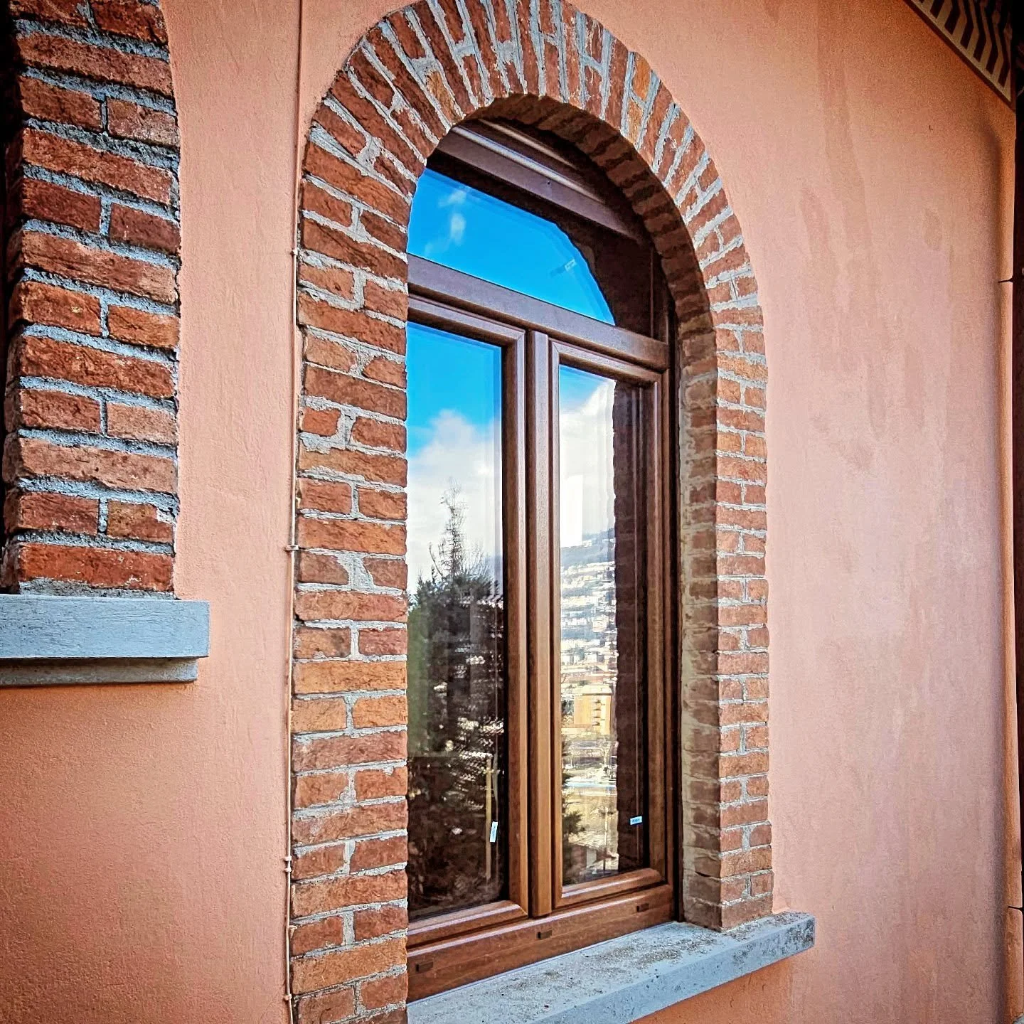 I serramenti della vostra abitazione hanno bisogno di essere sostituiti?.....ndainfissi &egrave; la soluzione per ogni vostra richiesta....#finestre #casa #vetri #windows #solutions