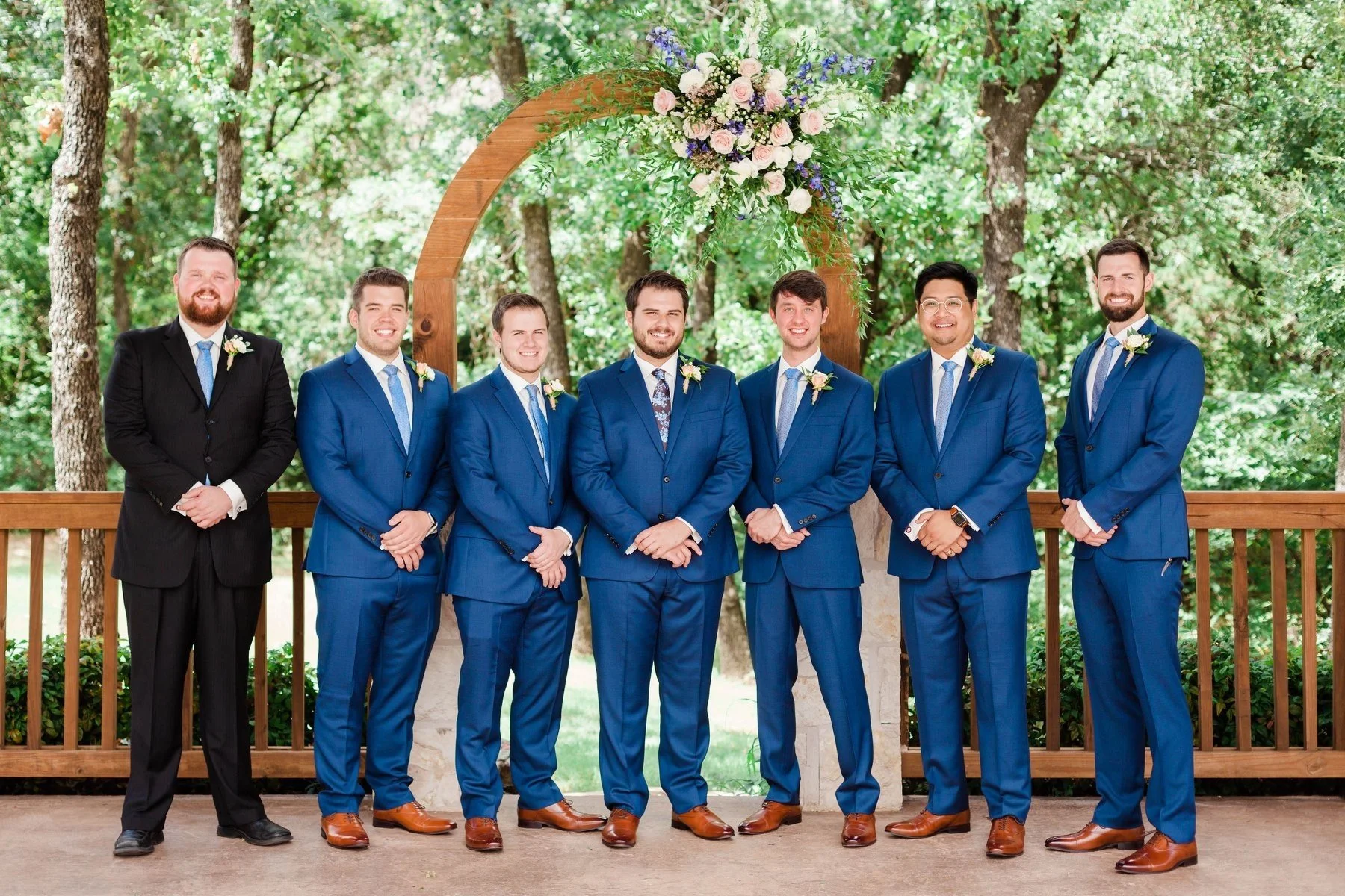 Groomsmen take a group picture