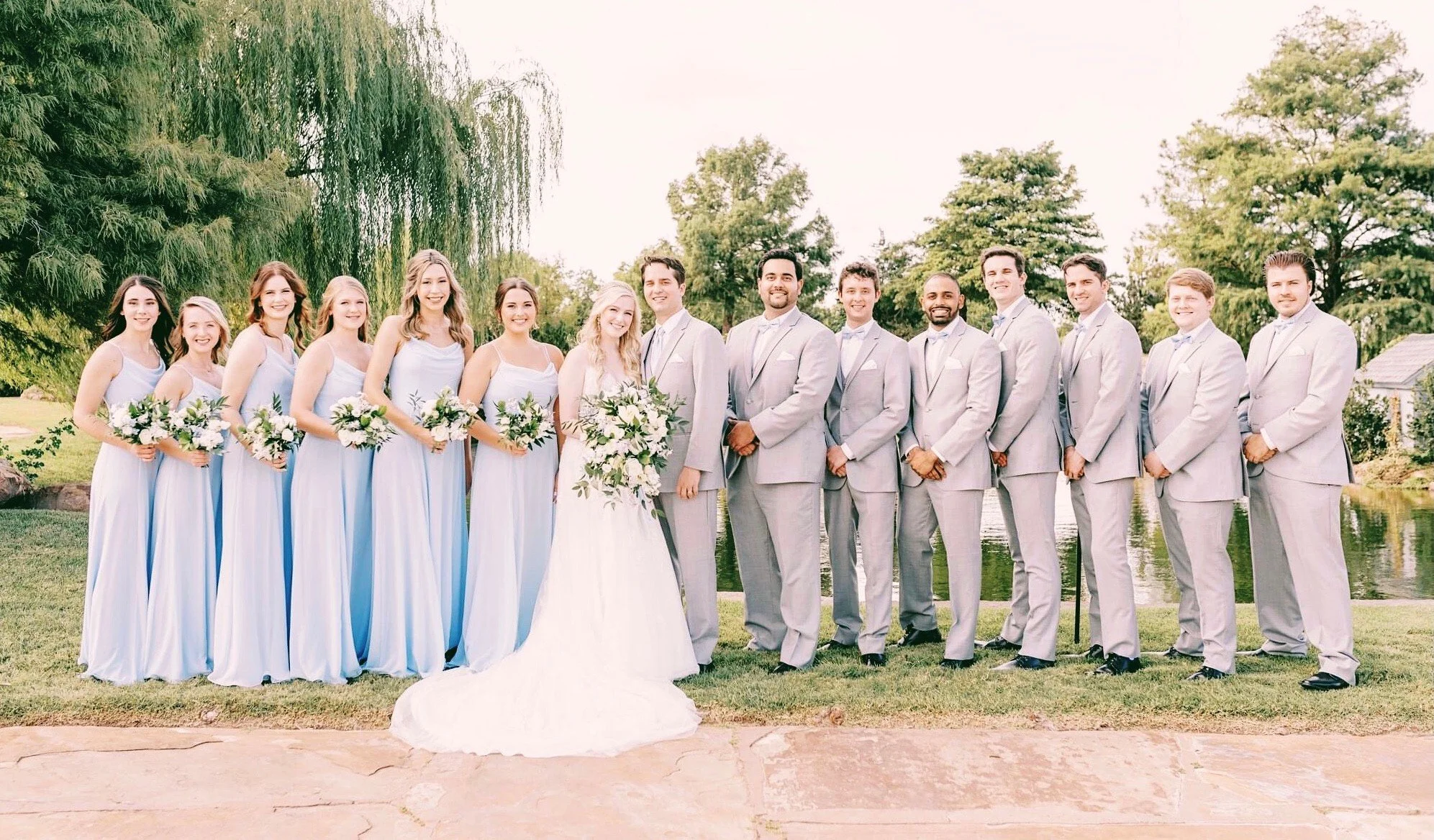 A full wedding party picture