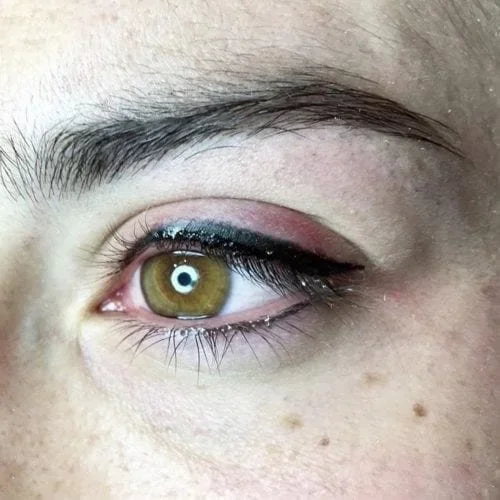 Healed-eyeliner-500x500.webp