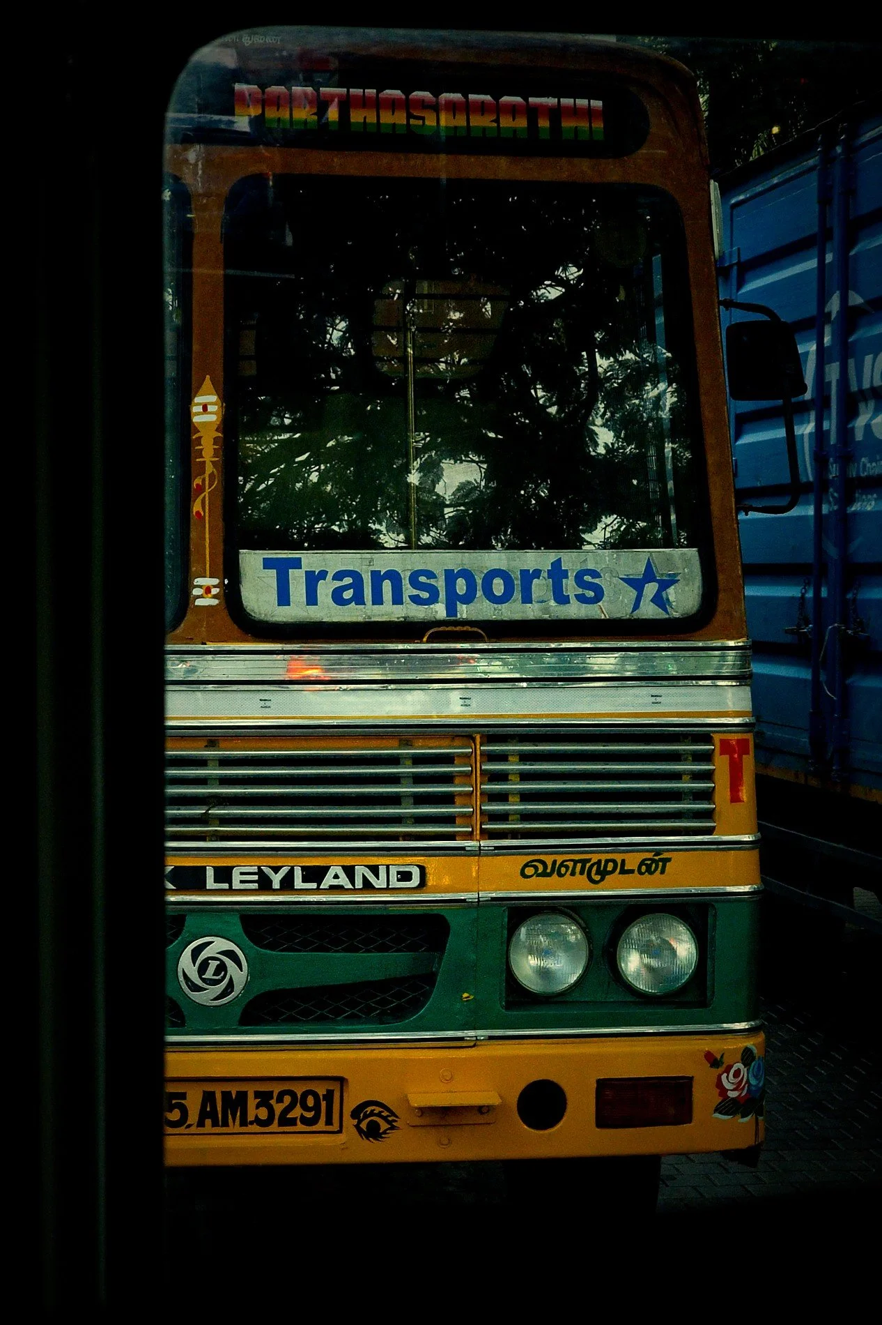 20250519_Chennai_Bus from the bus 03.jpg