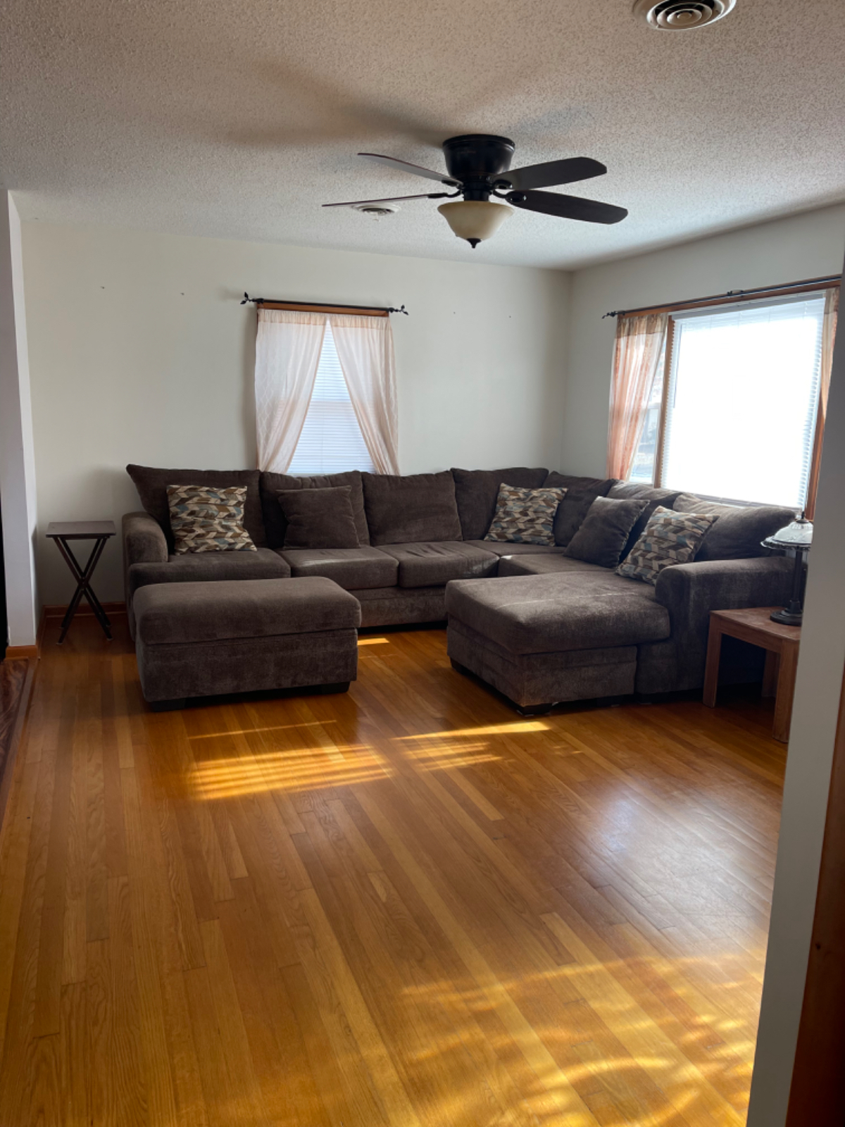 Living Room 104.jpeg