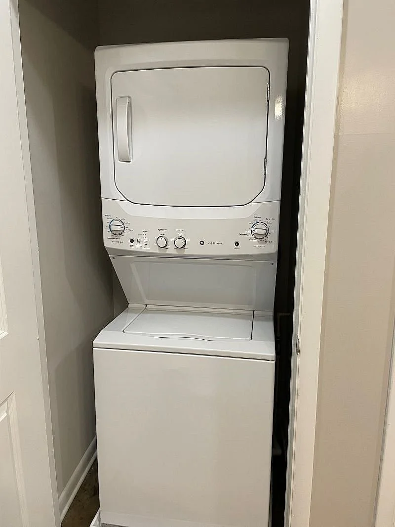 washer and dryer 1110.jpg