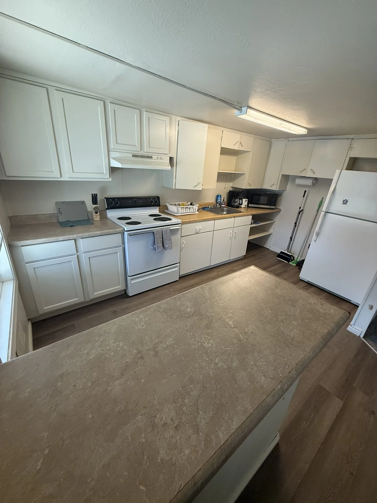 Kitchen 1.JPEG