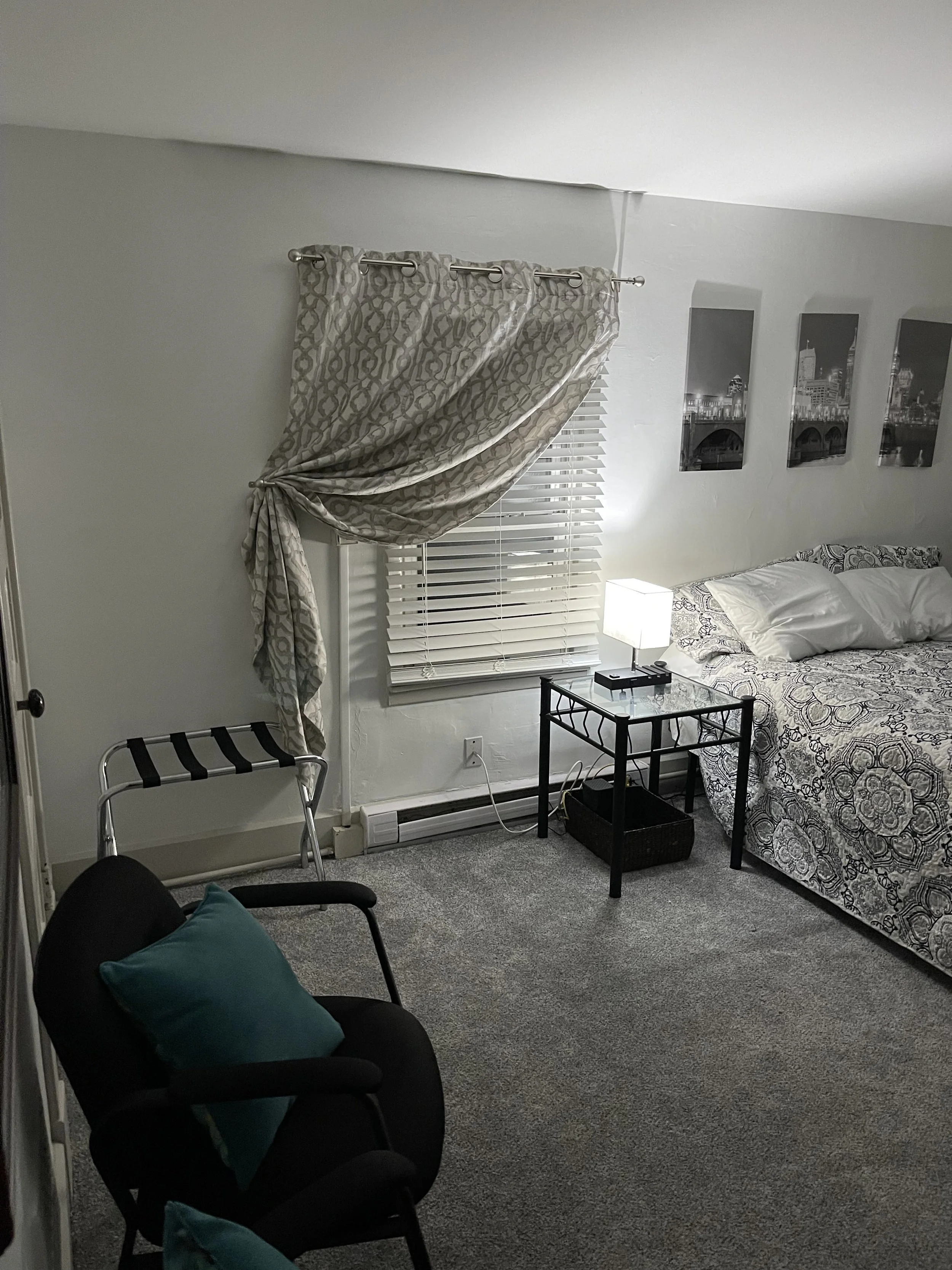 Upper_Bedroom_2.jpg