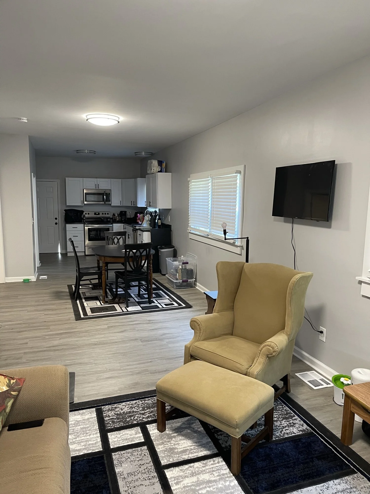 Vintner's Place 2 BR Pet friendly Downtown Indy