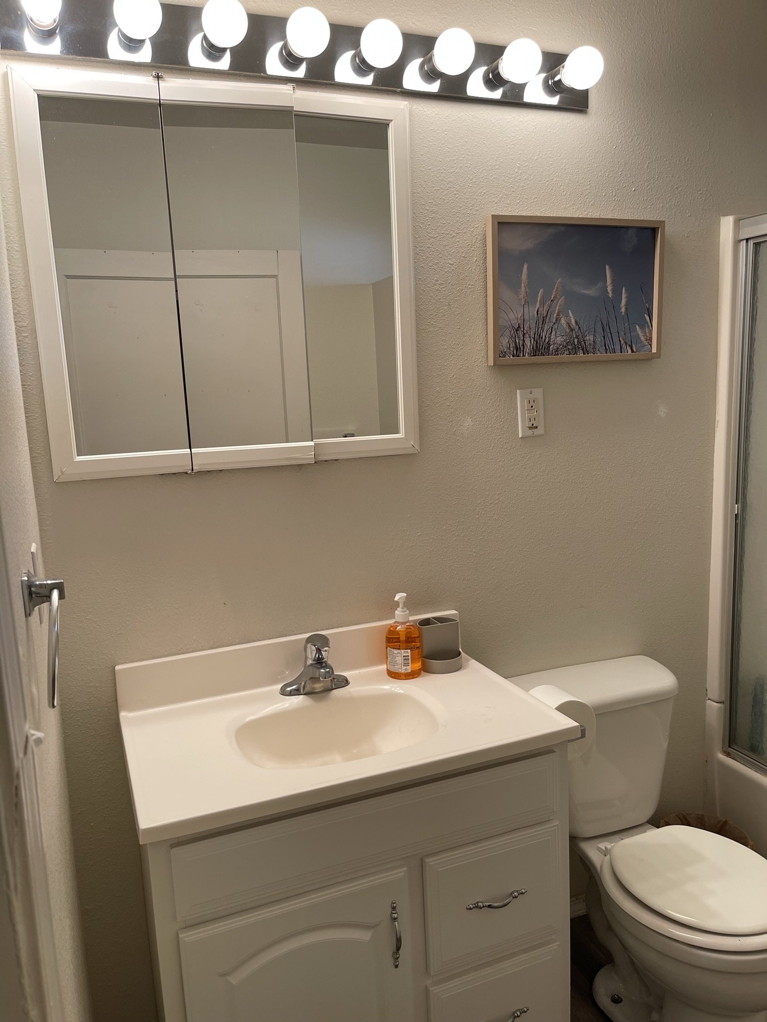 1512 Bathroom IMG_4165.JPEG