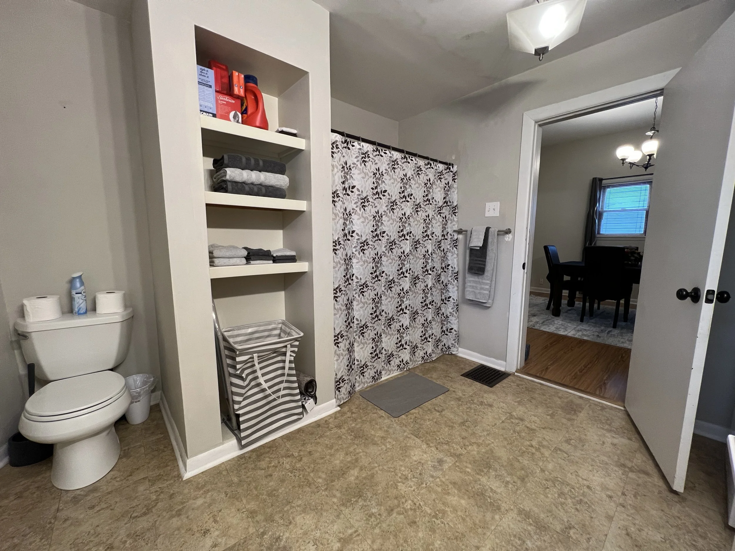 Bathroom4.JPG