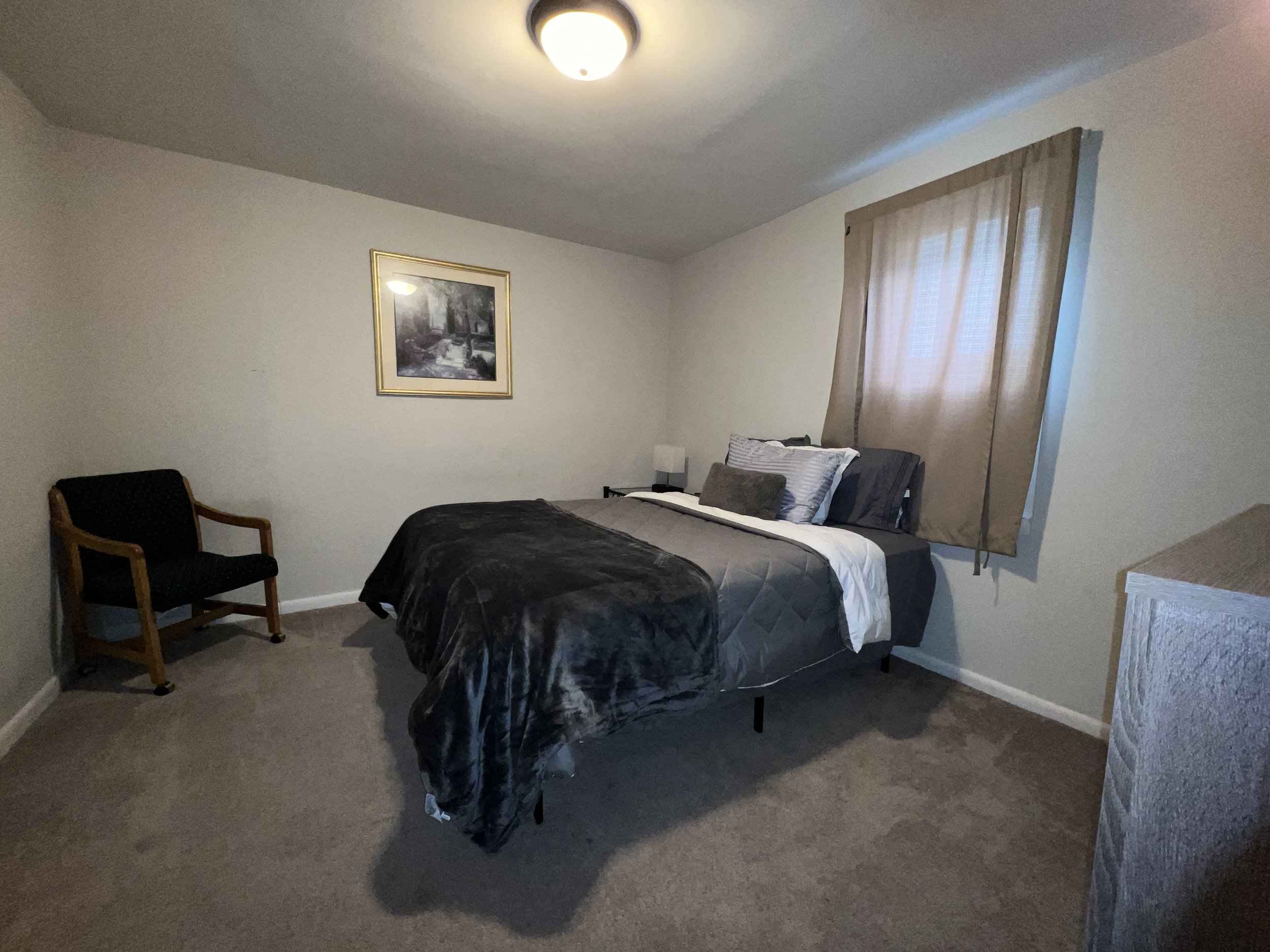BedroomEast1.JPG