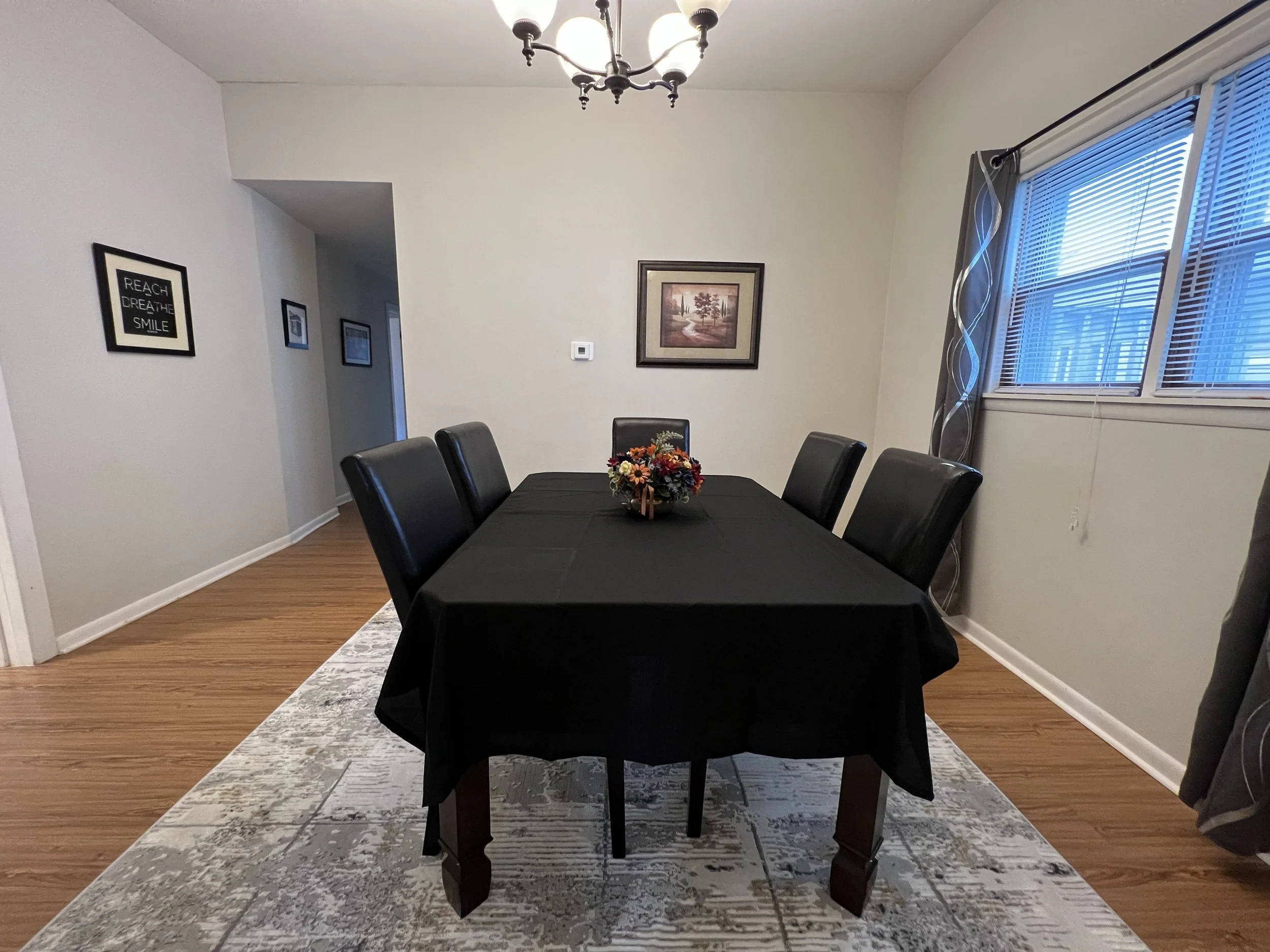 xDiningRoom1.JPG