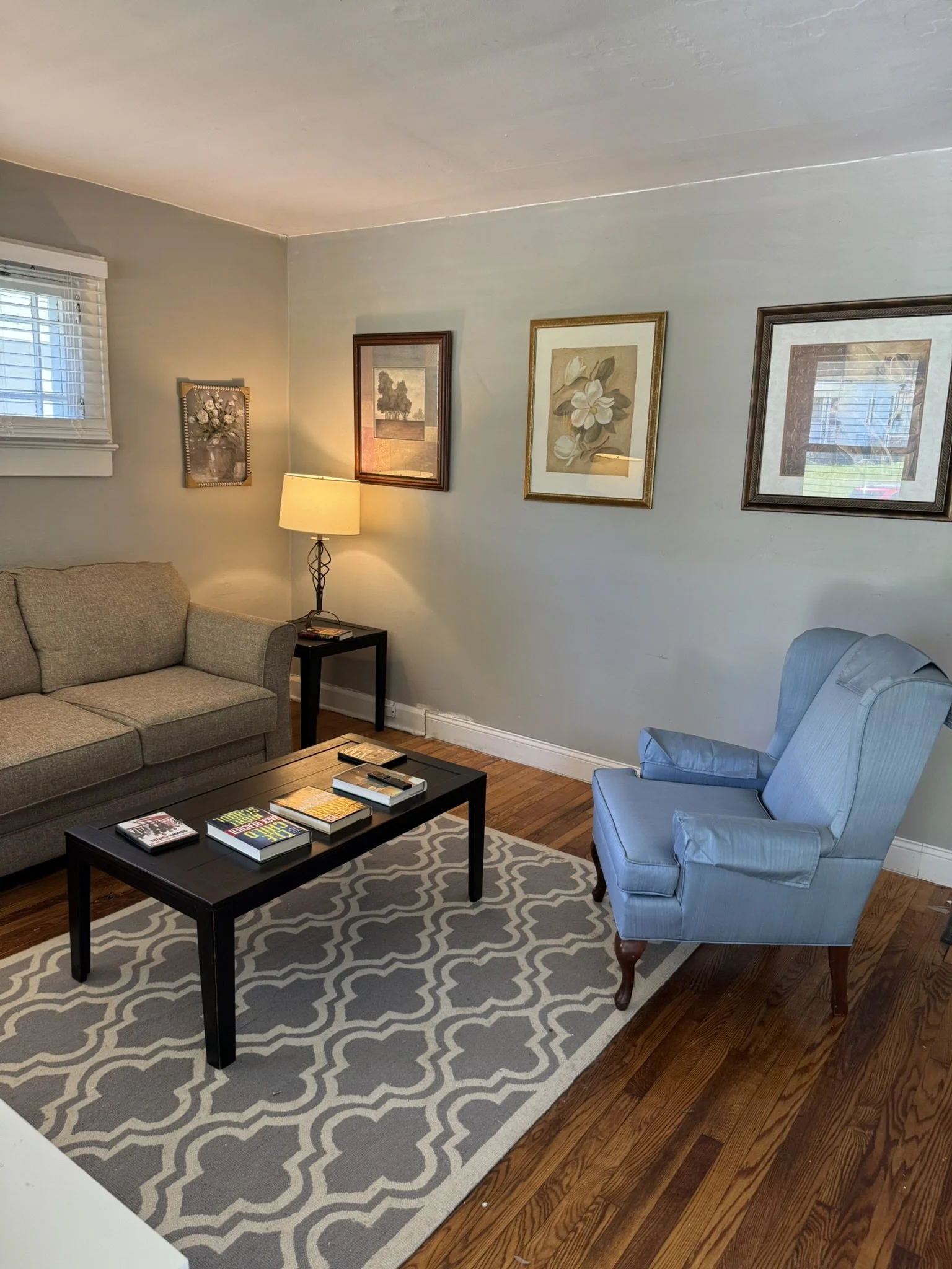 Living Space-  Property name: Vintner's Cottage 2 BR North Downtown Indy 20 min. Drive to Lebanon 

-Vintner Investment Group- Mid Term Rentals and Travel Nurse Housing at affordable prices.