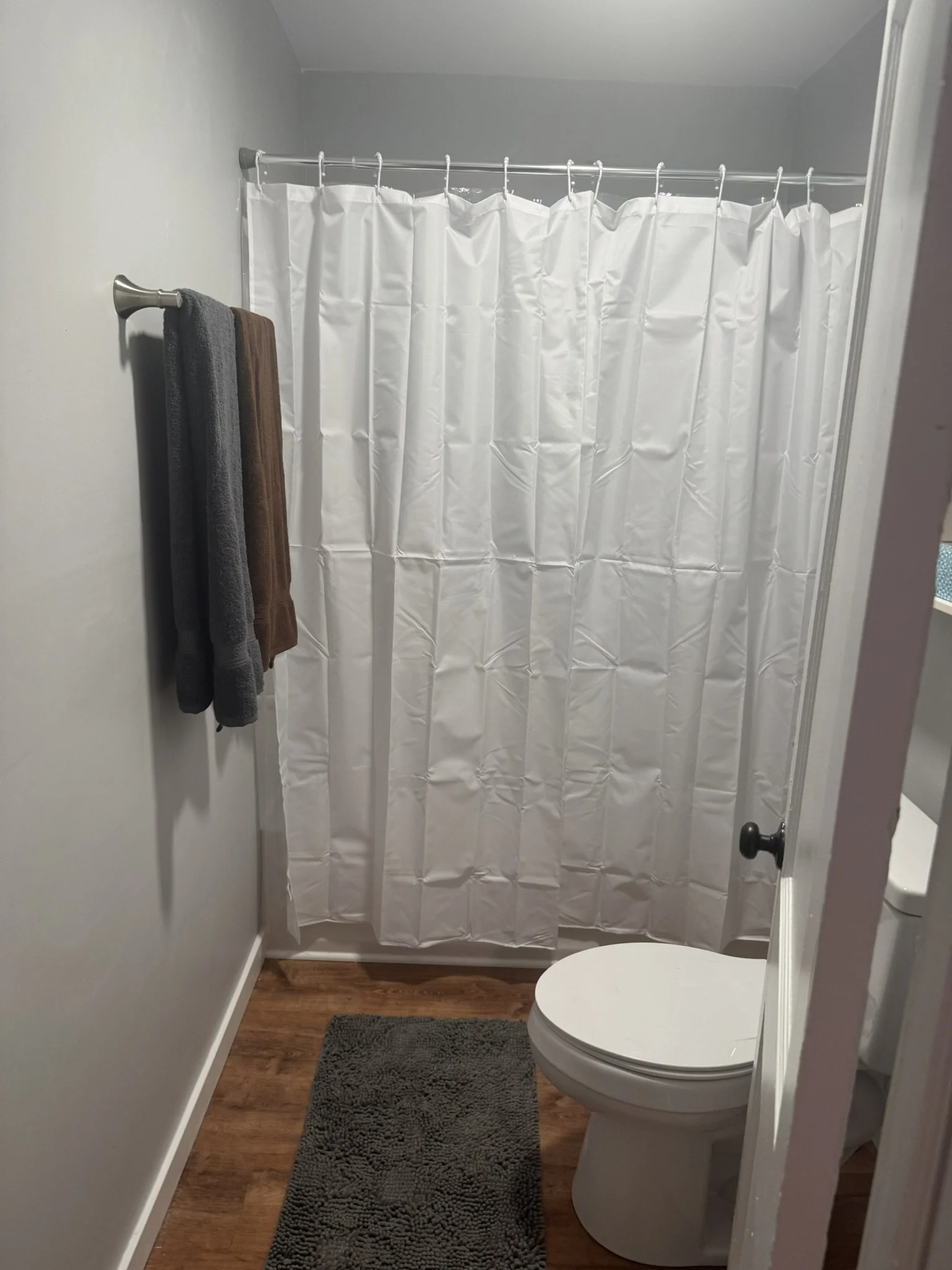 Bathroom-  Property name: Vintner's Cottage 2 BR North Downtown Indy 20 min. Drive to Lebanon 

-Vintner Investment Group- Mid Term Rentals and Travel Nurse Housing at affordable prices.