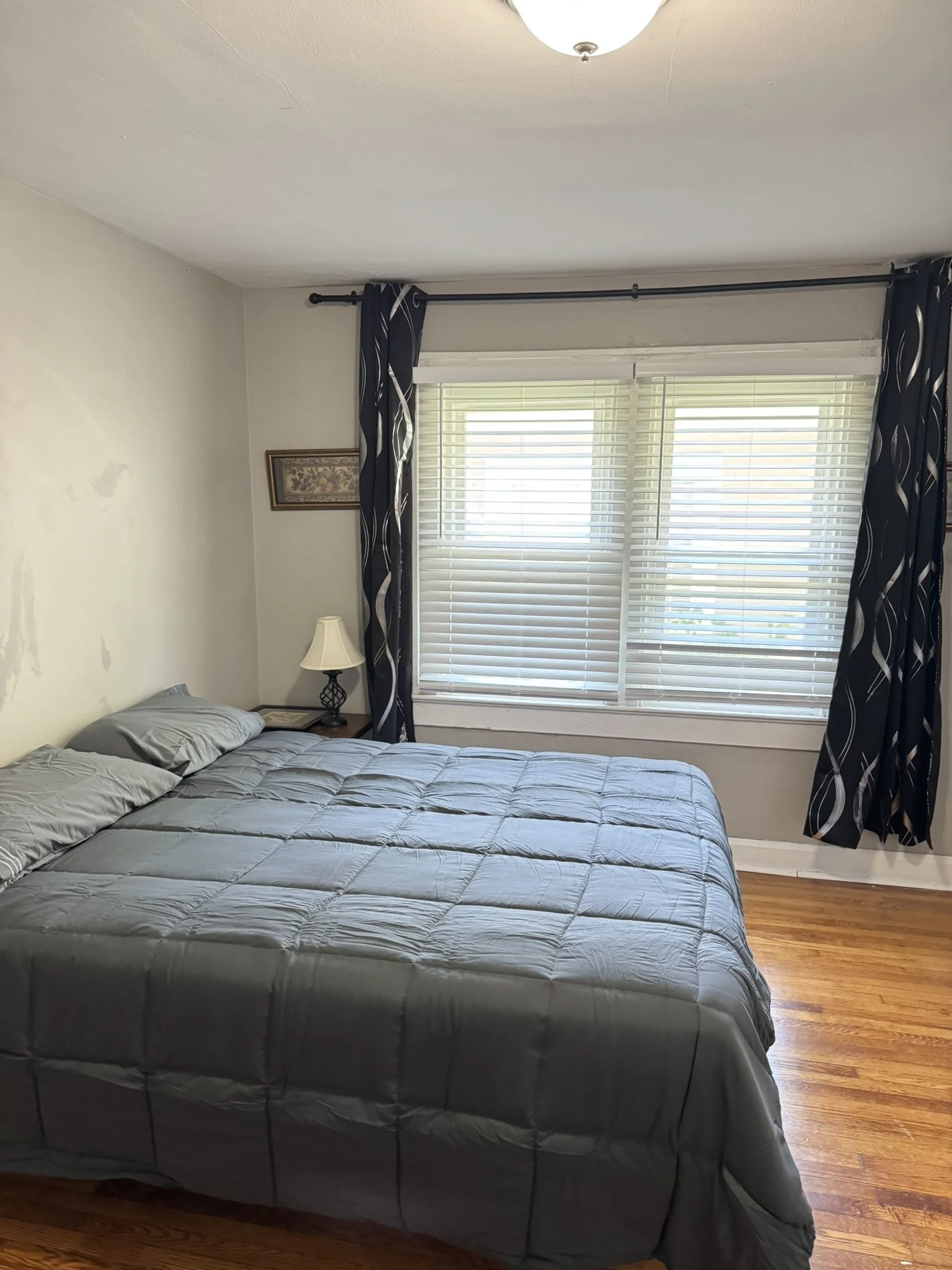 2nd Bedroom-Property name: Vintner's Cottage 2 BR North Downtown Indy 20 min. Drive to Lebanon 

-Vintner Investment Group- Mid Term Rentals and Travel Nurse Housing at affordable prices.  