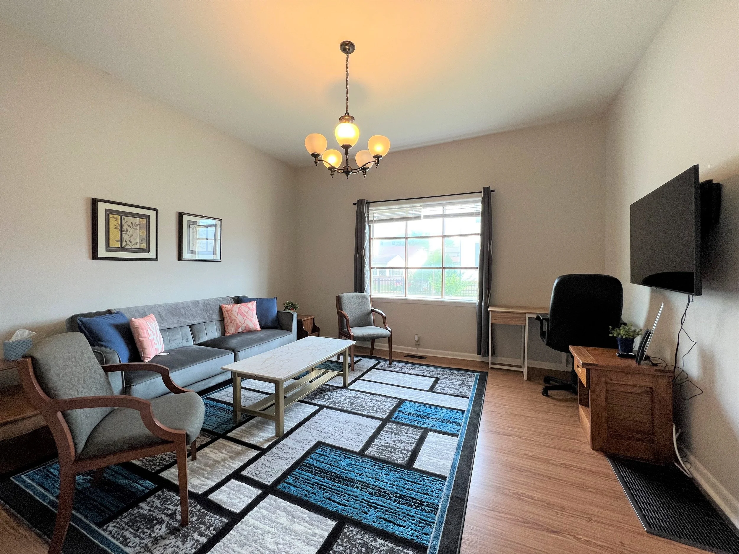 Living Room4.JPG