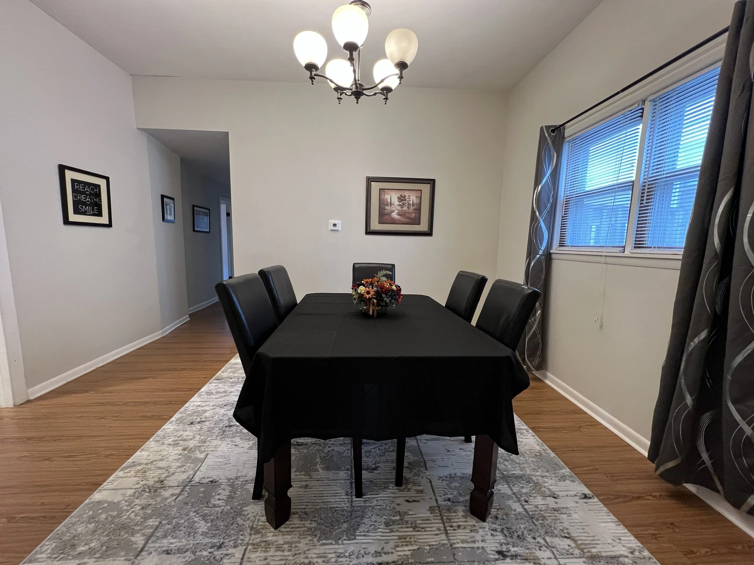 DiningRoom2.JPG
