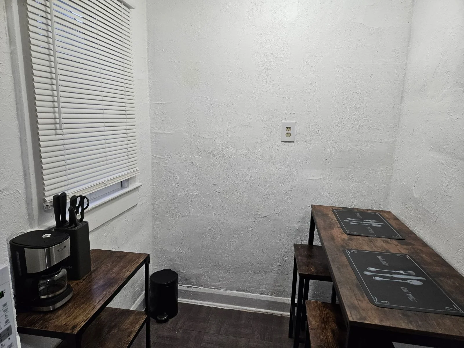 3926 Kitchen - Dining Area.jpg