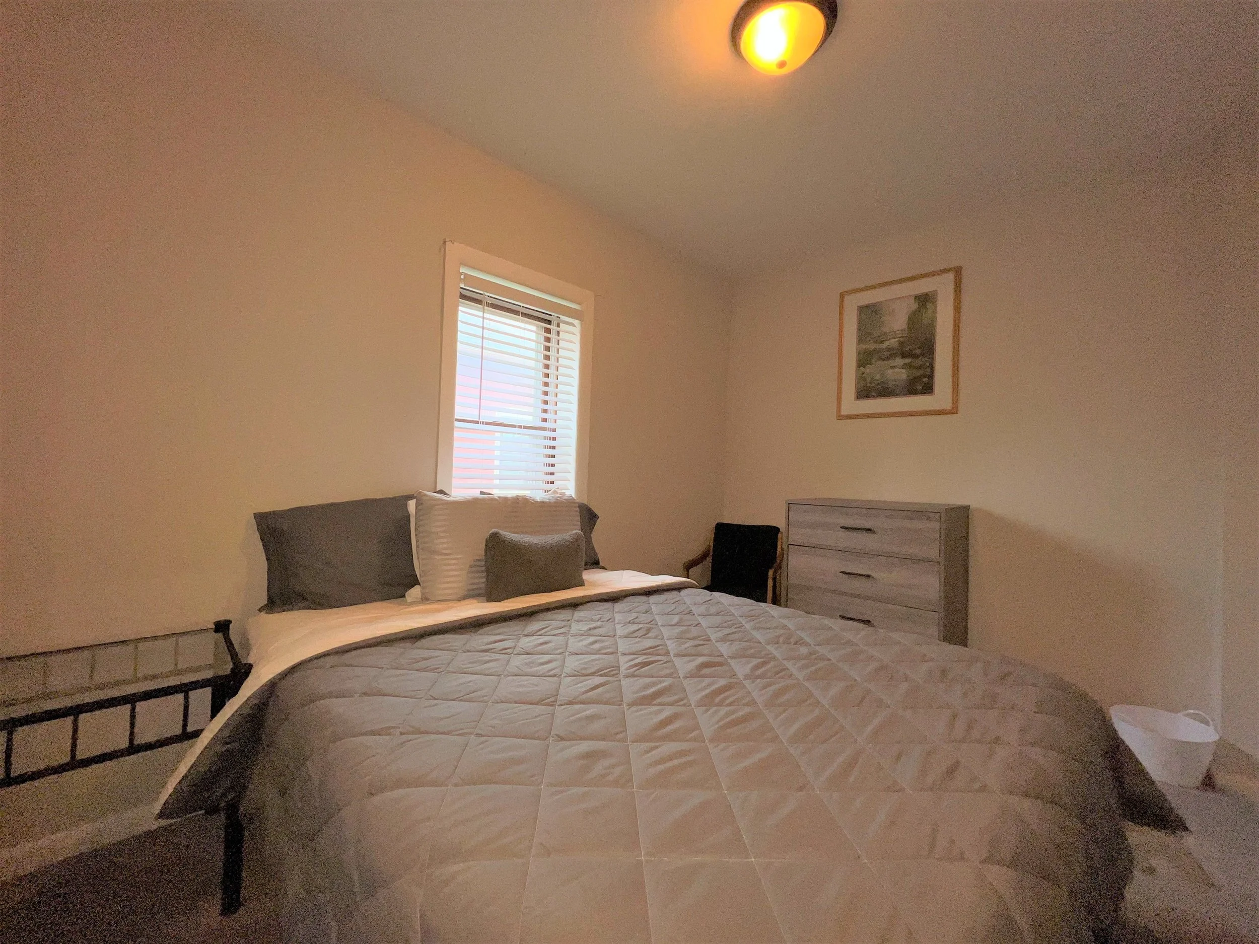 BedroomWest1.JPG