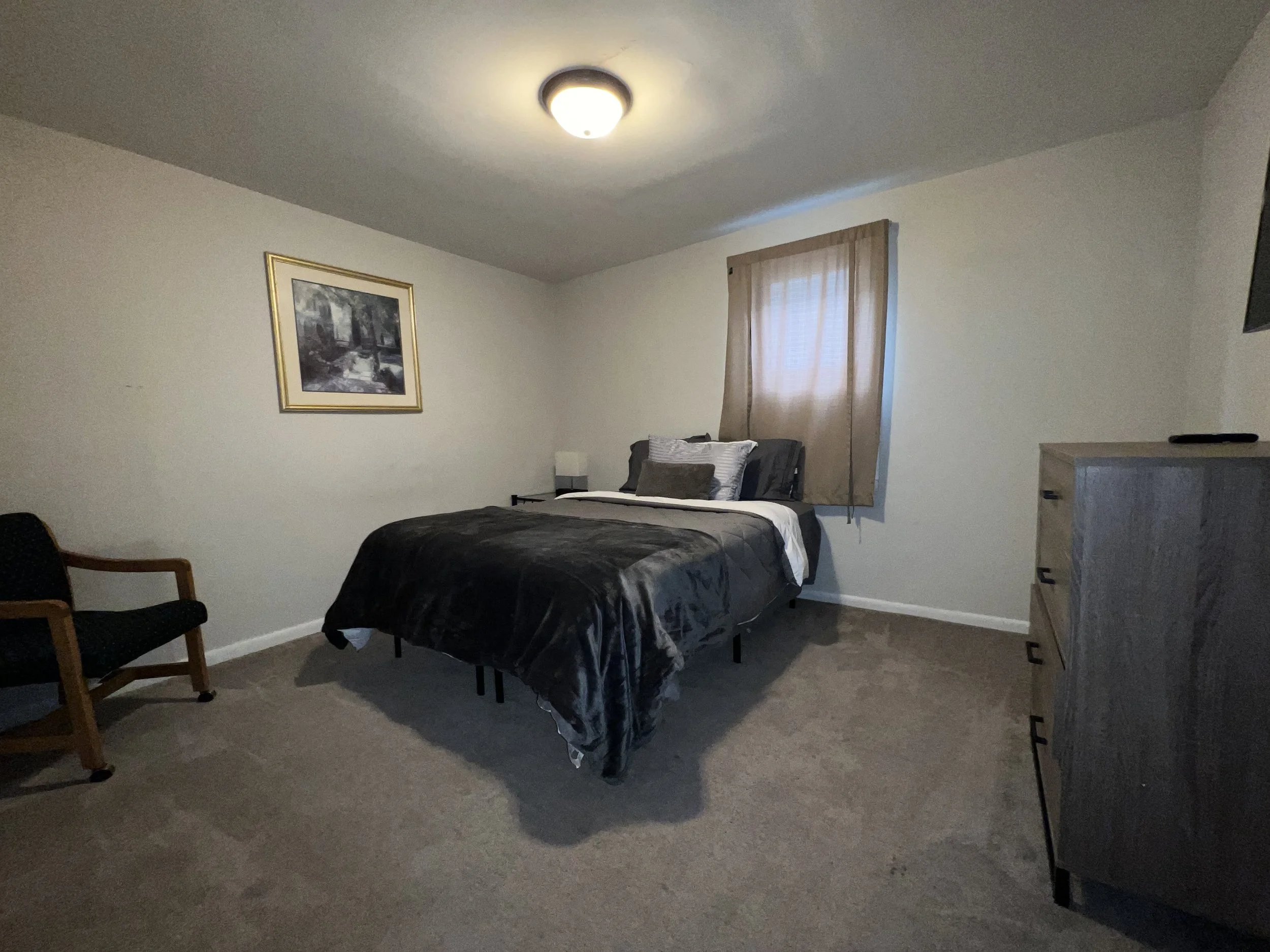 BedroomEast2.JPG