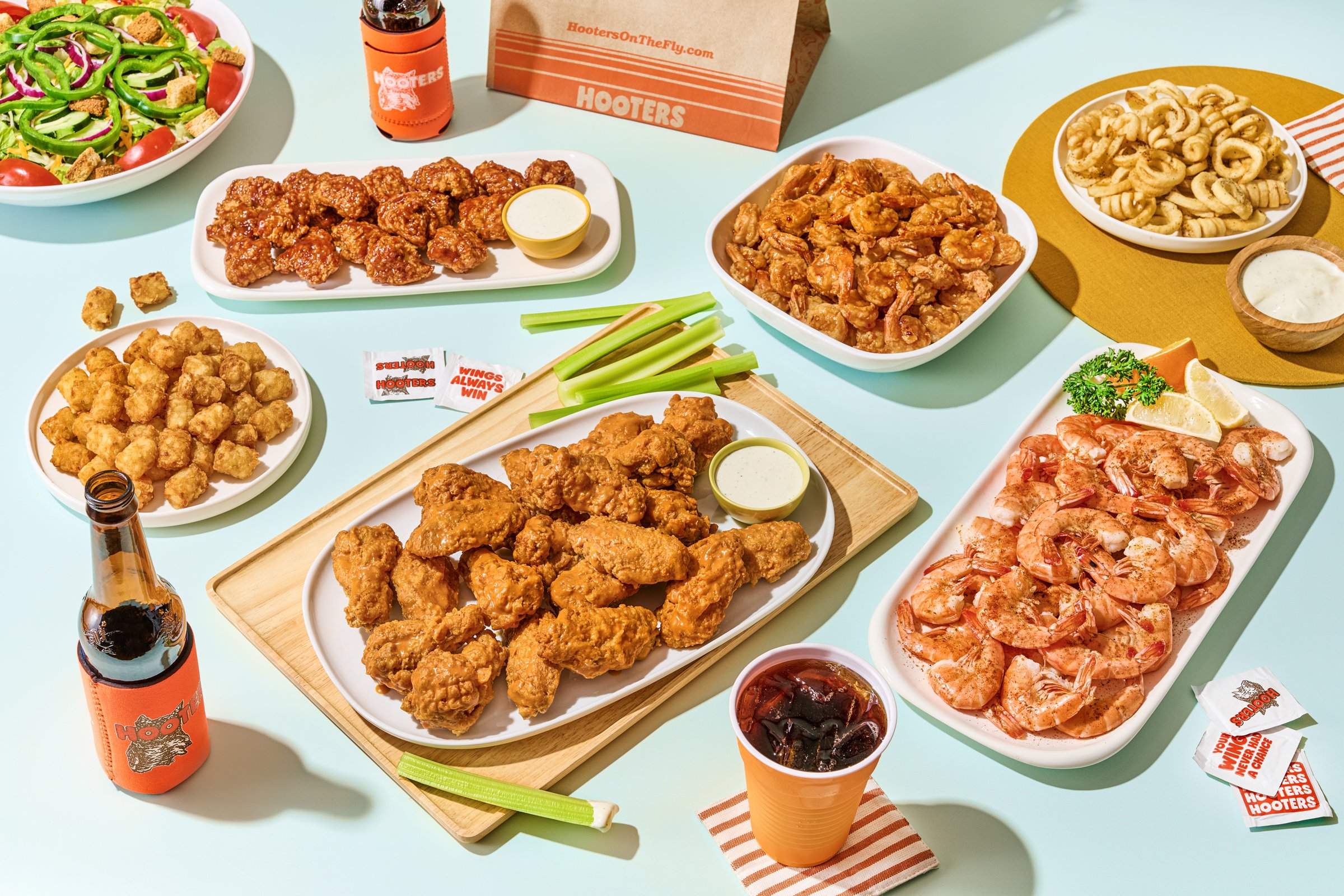 25045 - Hooters Catering2031.jpg