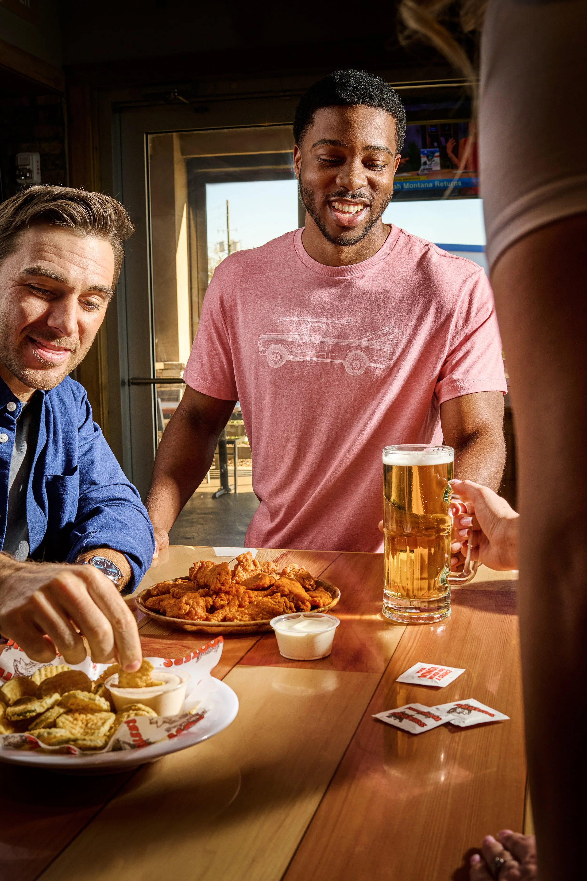 26005 - Hooters Lifestyle2386 copy.jpg