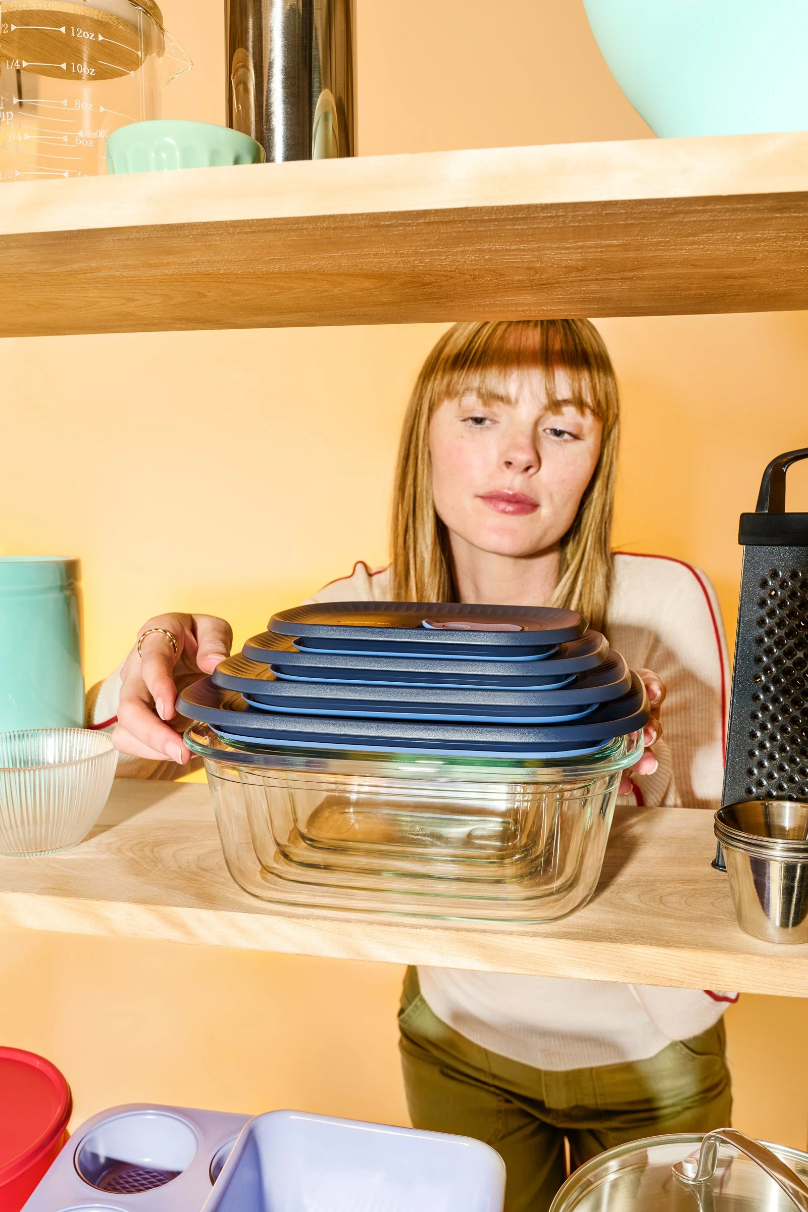 tupperware-cabinet-product-photography.jpg