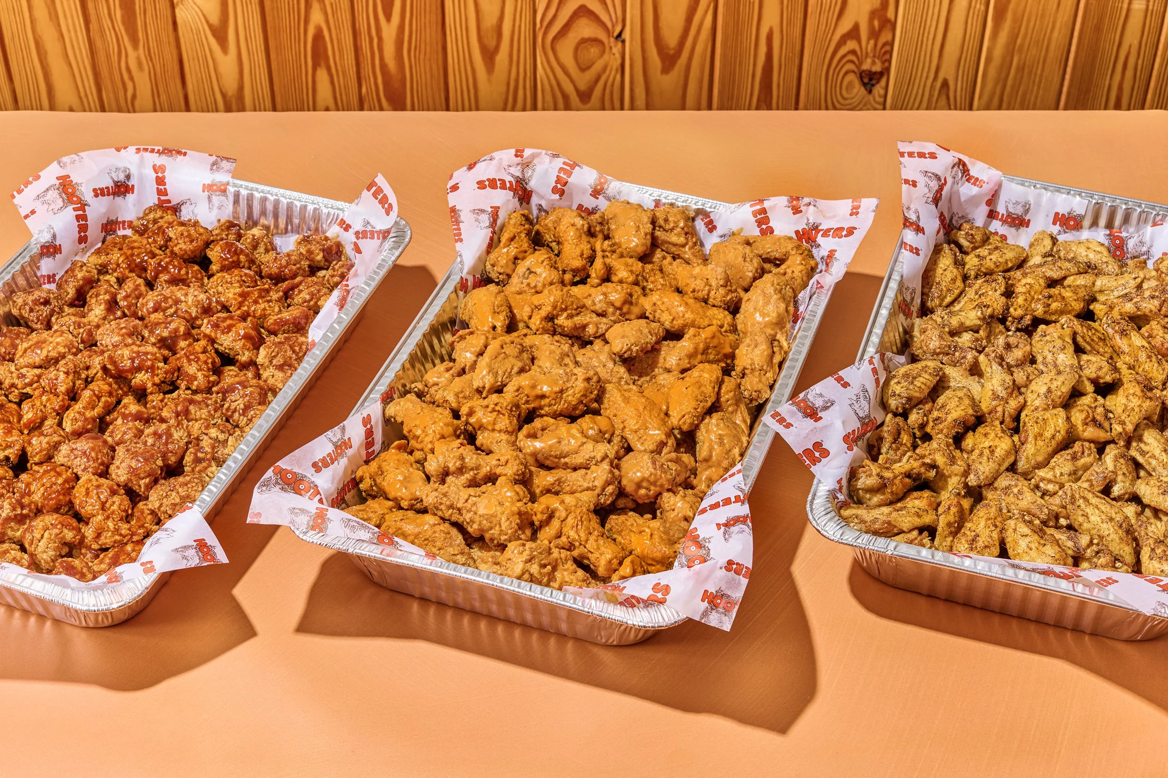 25045 - Hooters Catering2073.jpg
