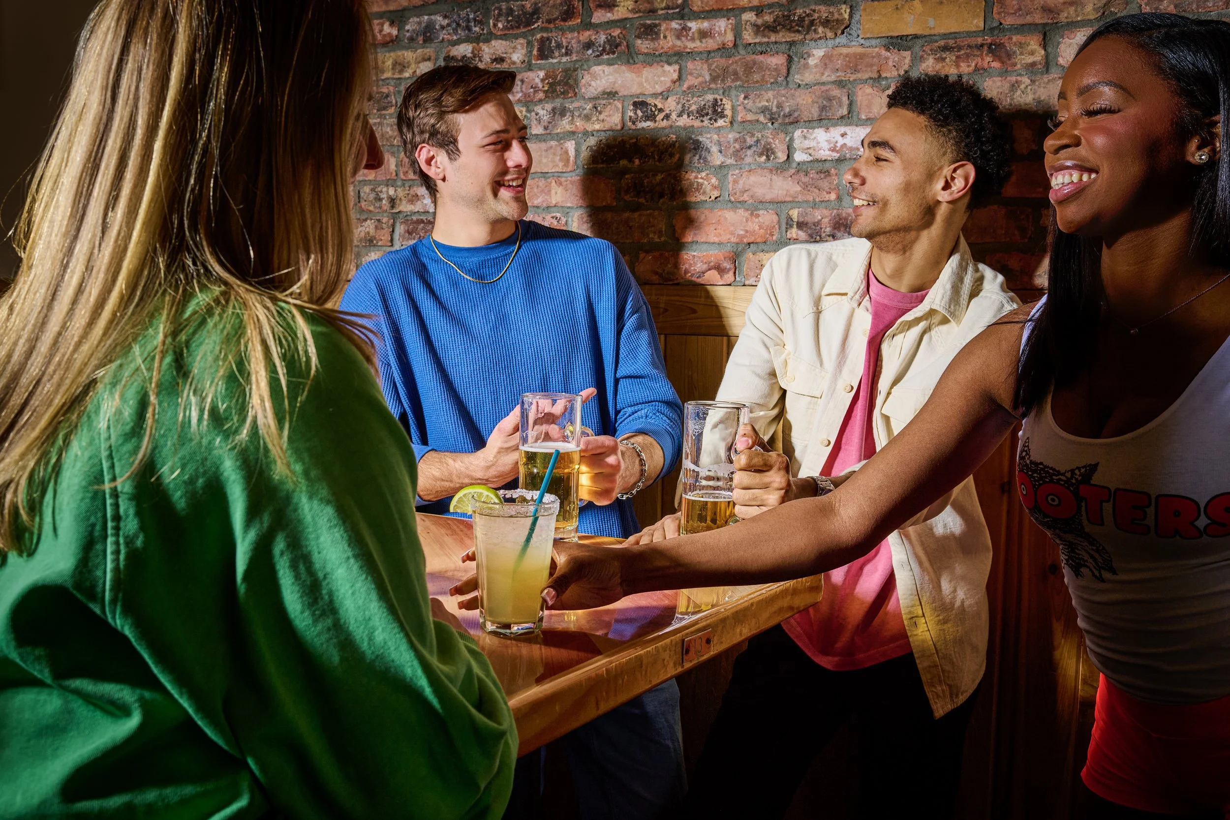 26005 - Hooters Lifestyle4772 copy.jpg