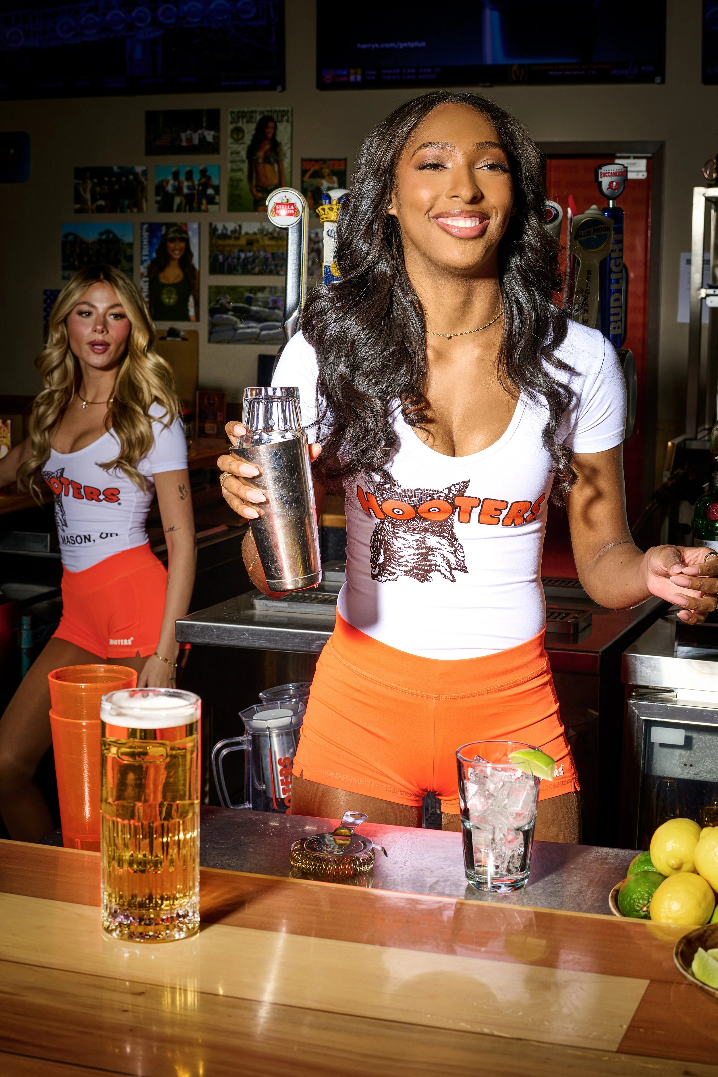 26005 - Hooters Lifestyle2107 copy.jpg