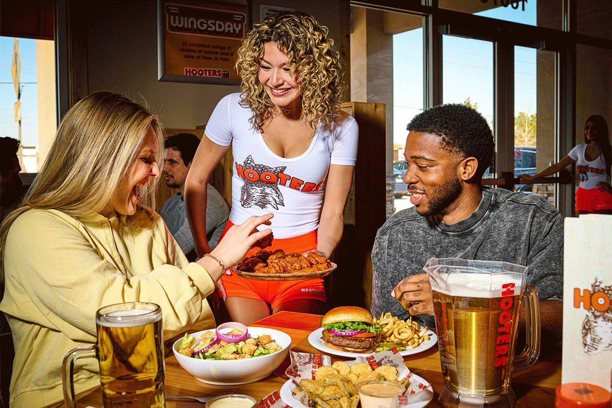 26005---Hooters-Lifestyle3475-Stop-Motion.gif