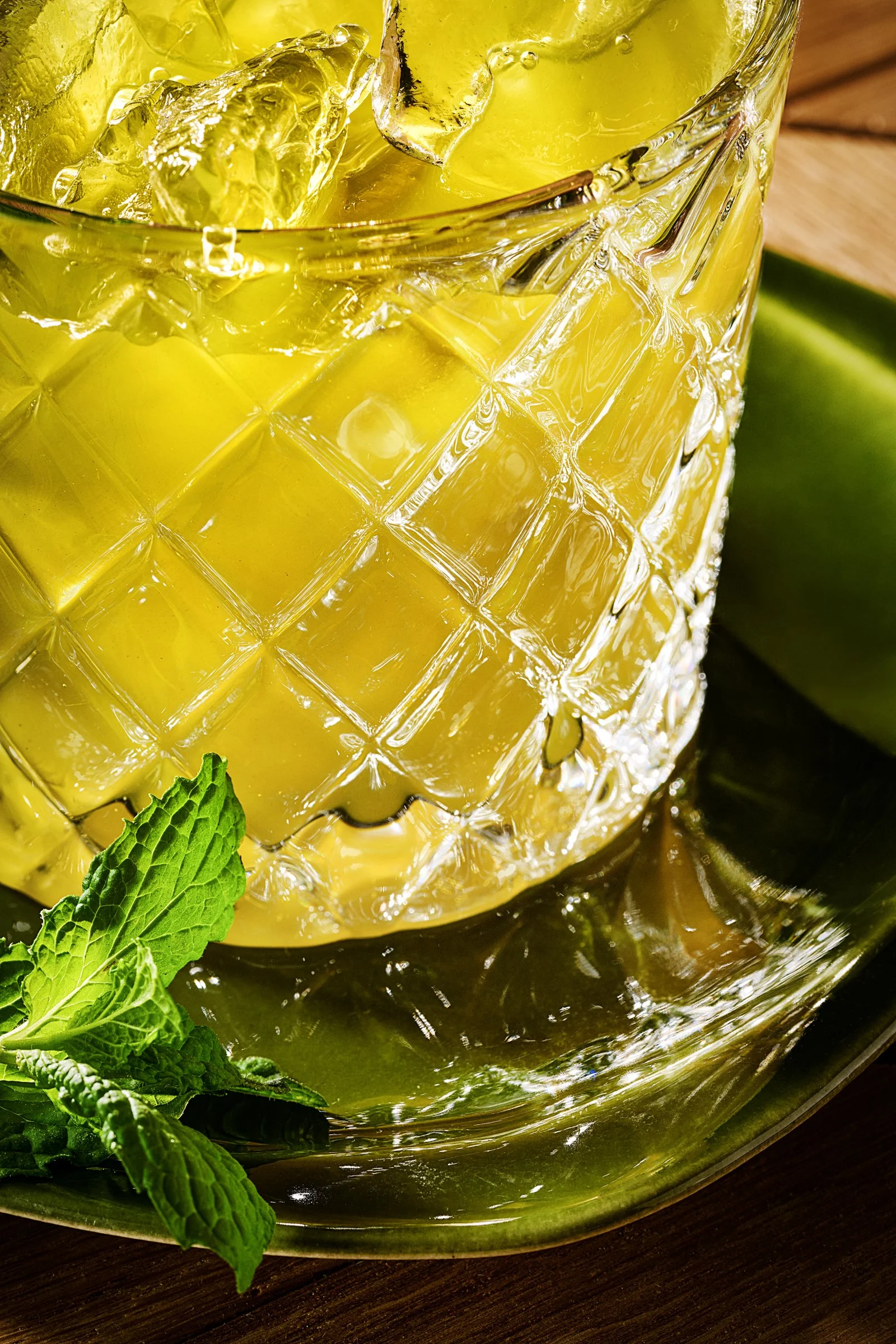 1-detailed-green-cocktail-beverage-photography.jpg