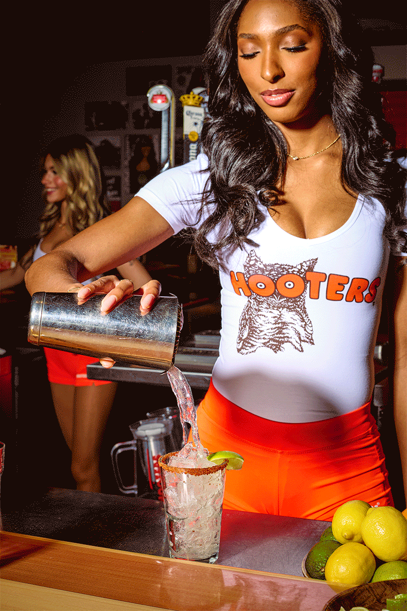 26005---Hooters-Lifestyle2115-Stop-Motion.gif