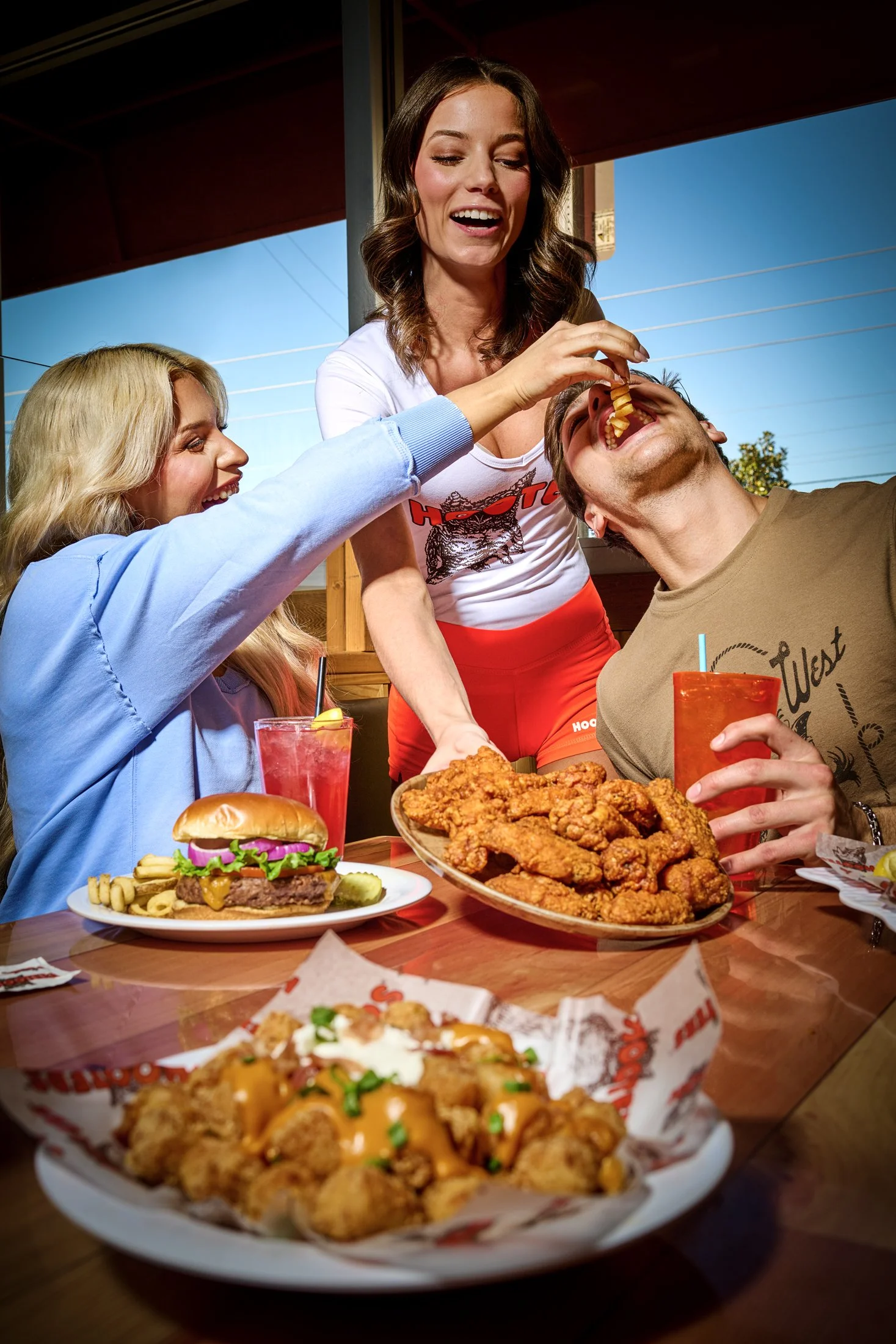 26005 - Hooters Lifestyle4115.jpg