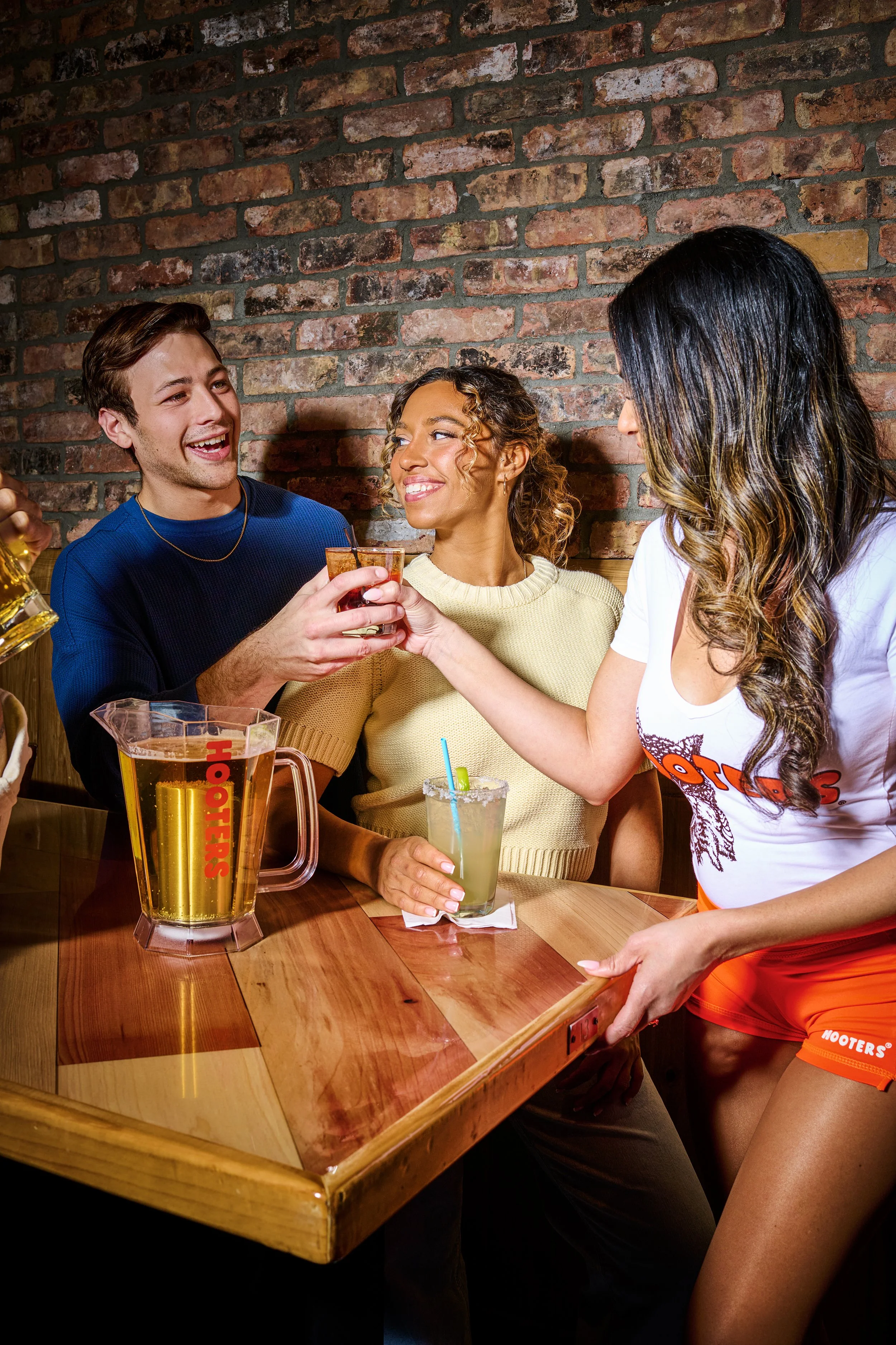 26005 - Hooters Lifestyle4627 copy.jpg