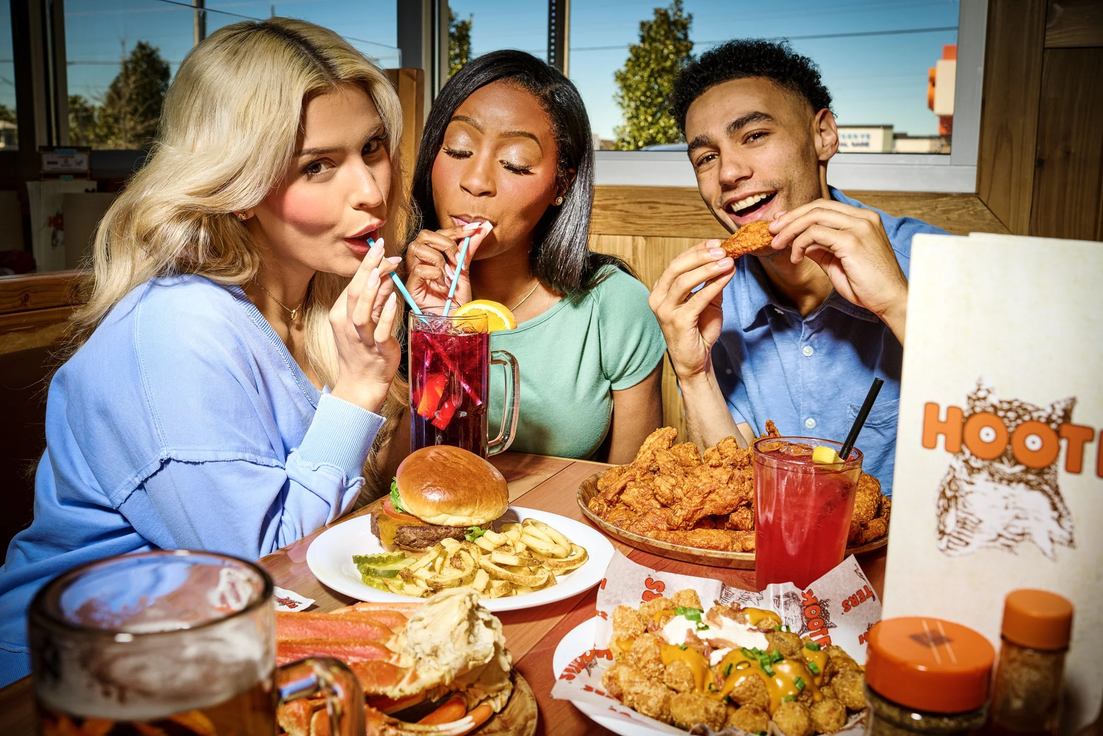 26005 - Hooters Lifestyle4012.jpg