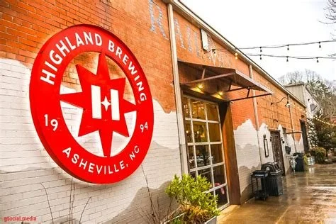 Arrivals and Welcome Hang in Asheville