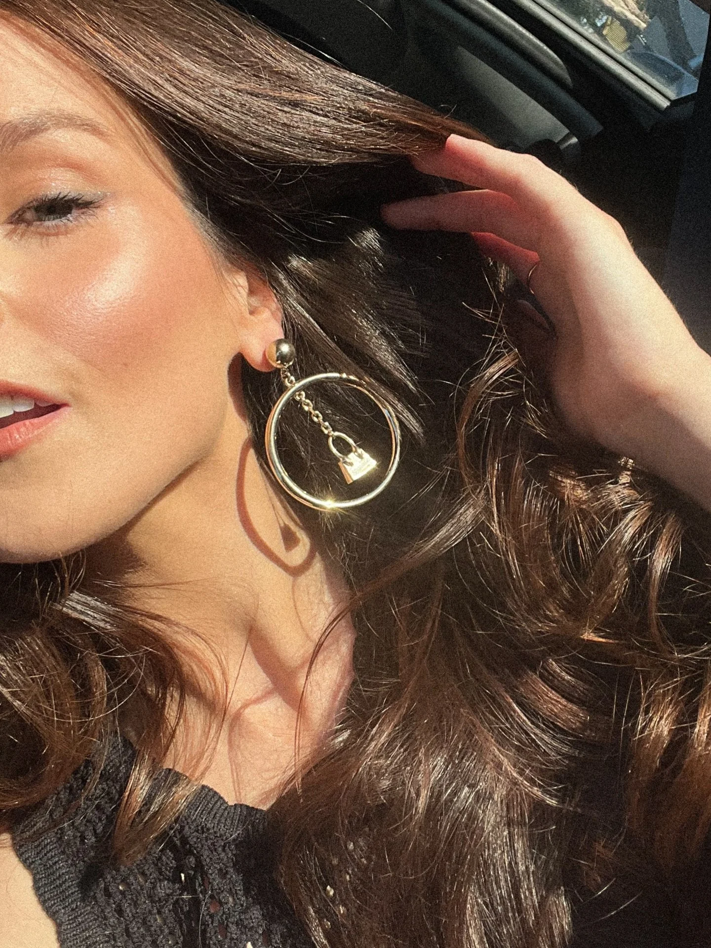 BOOKING 26/27 ⚡️
If we haven&rsquo;t met before, hi there!
I&rsquo;m Georgia and I do makeup. 
Glowing, delicate, considered looks. 
I was in the bridal makeup game for a decade before taking a break to see if flight attending was for me (spoiler - n