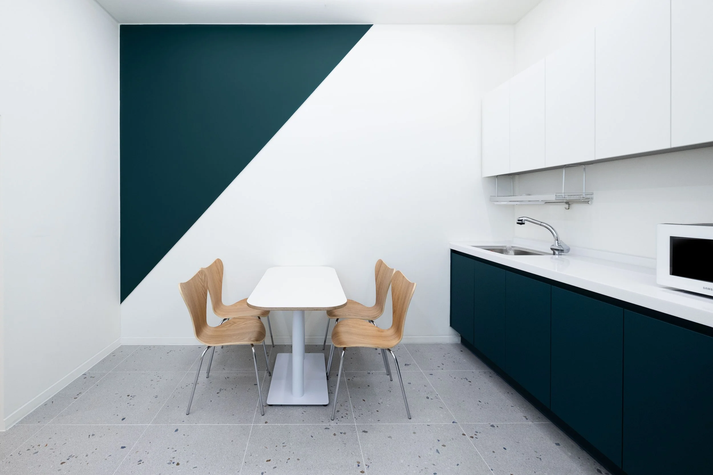  LookConsumer
	  LookConsumer 천안 오피스, 2024  